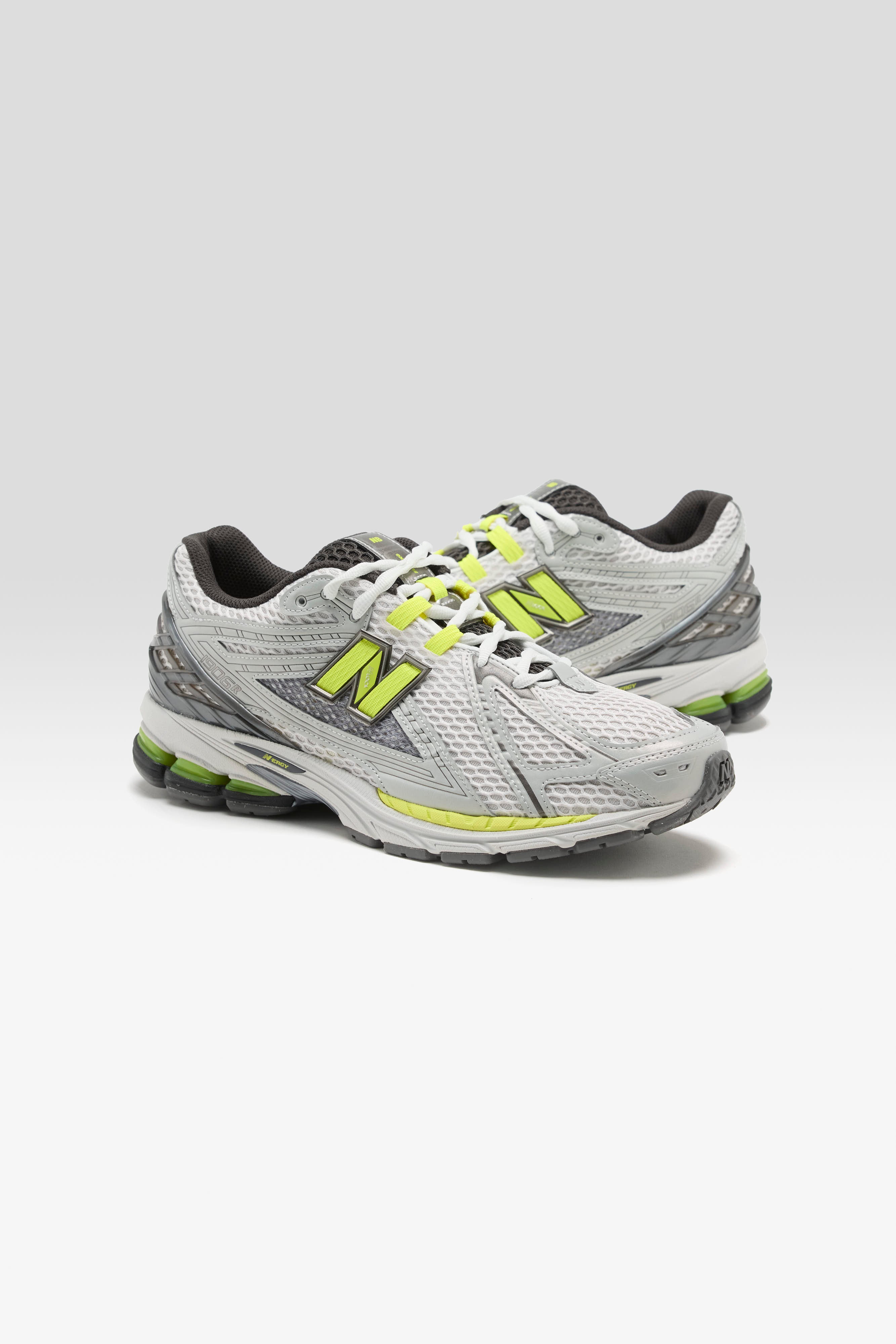 1906R pour Homme (261 / M / SILVER)