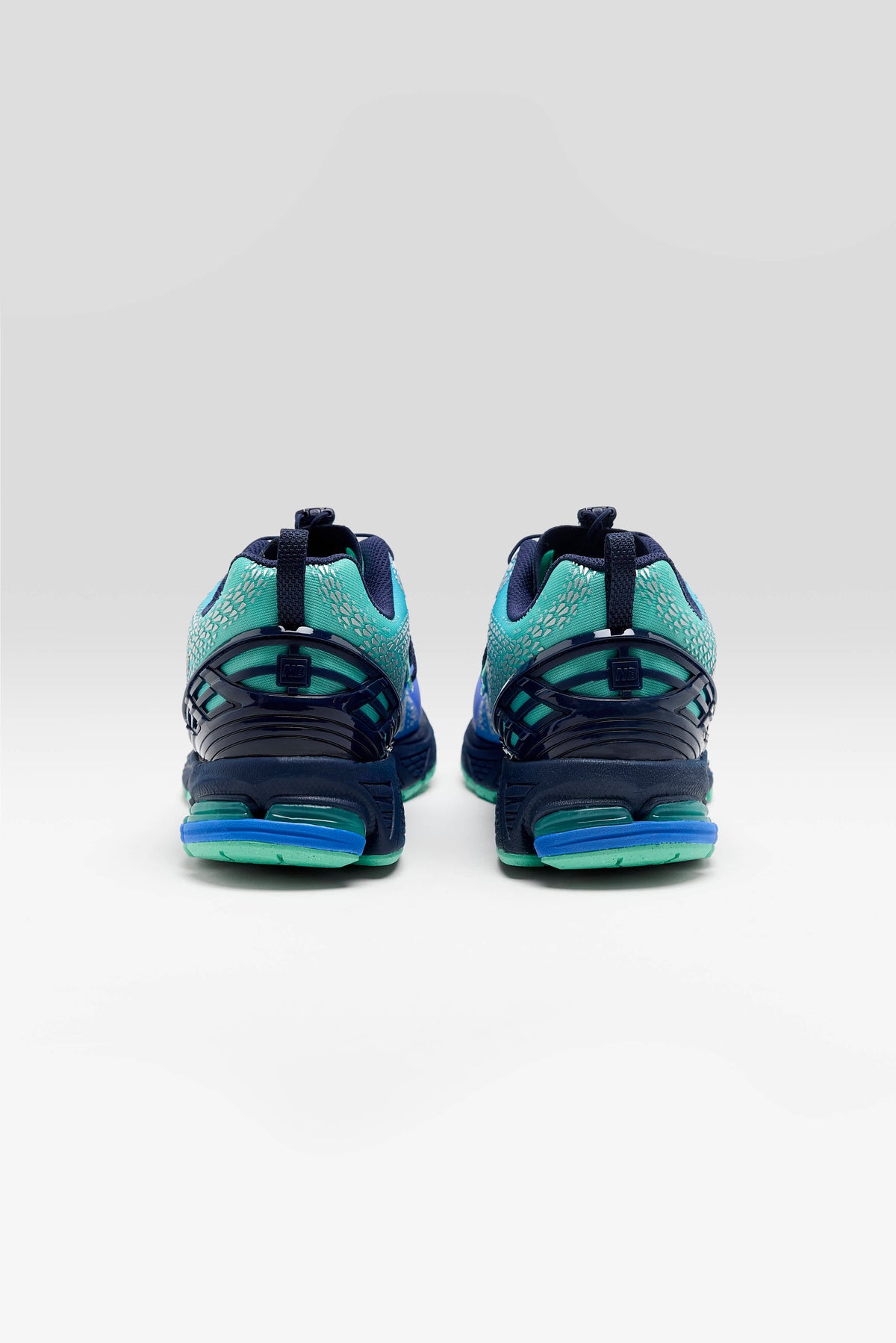 1906F for Men (261 / M / BLUE)