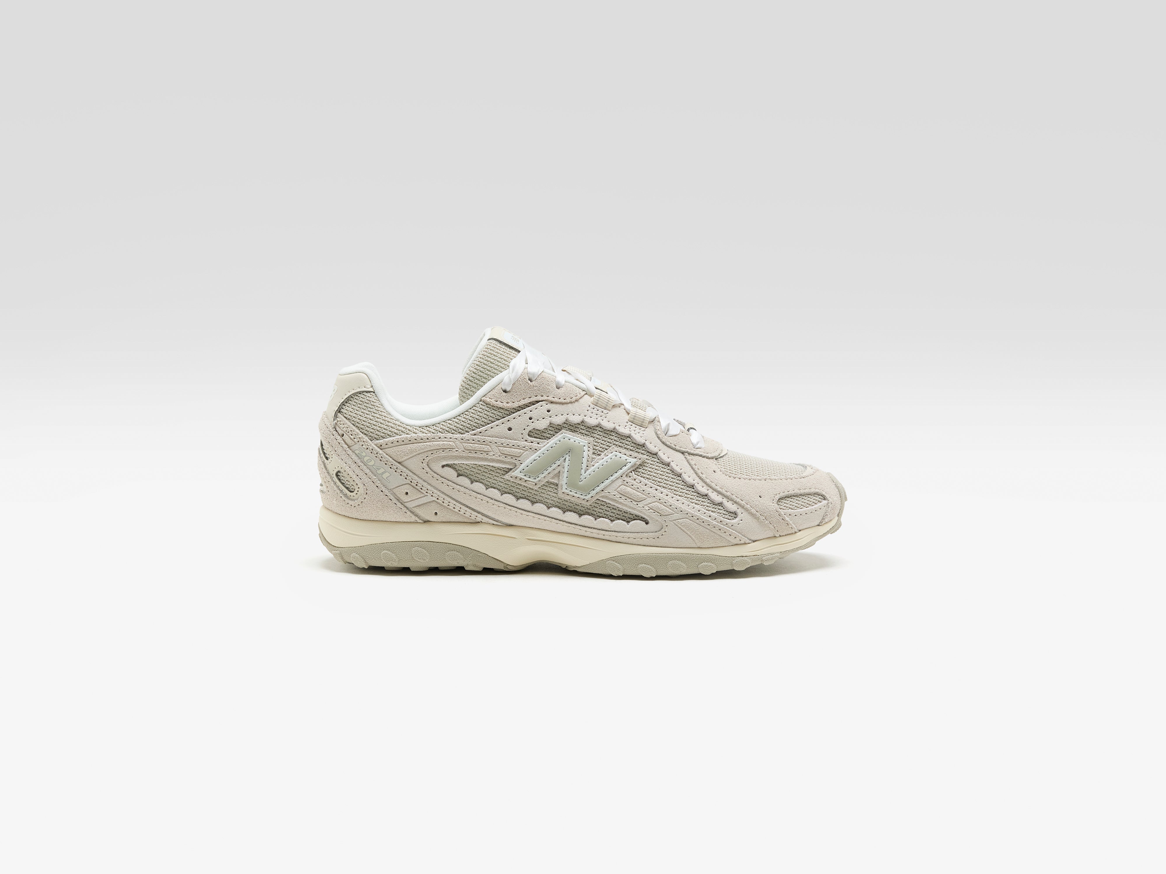 204L Scallop for Women (261 / W / OFF WHITE)