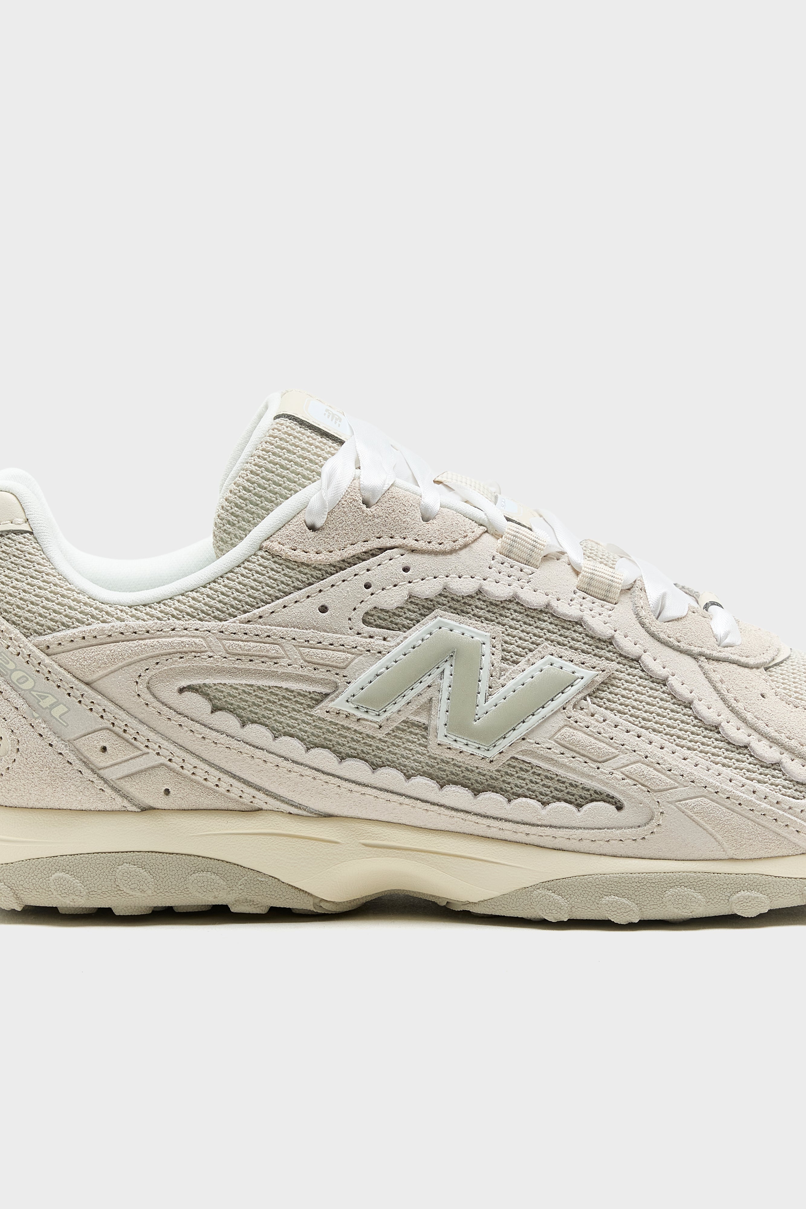 204L Scallop for Women (261 / W / OFF WHITE)