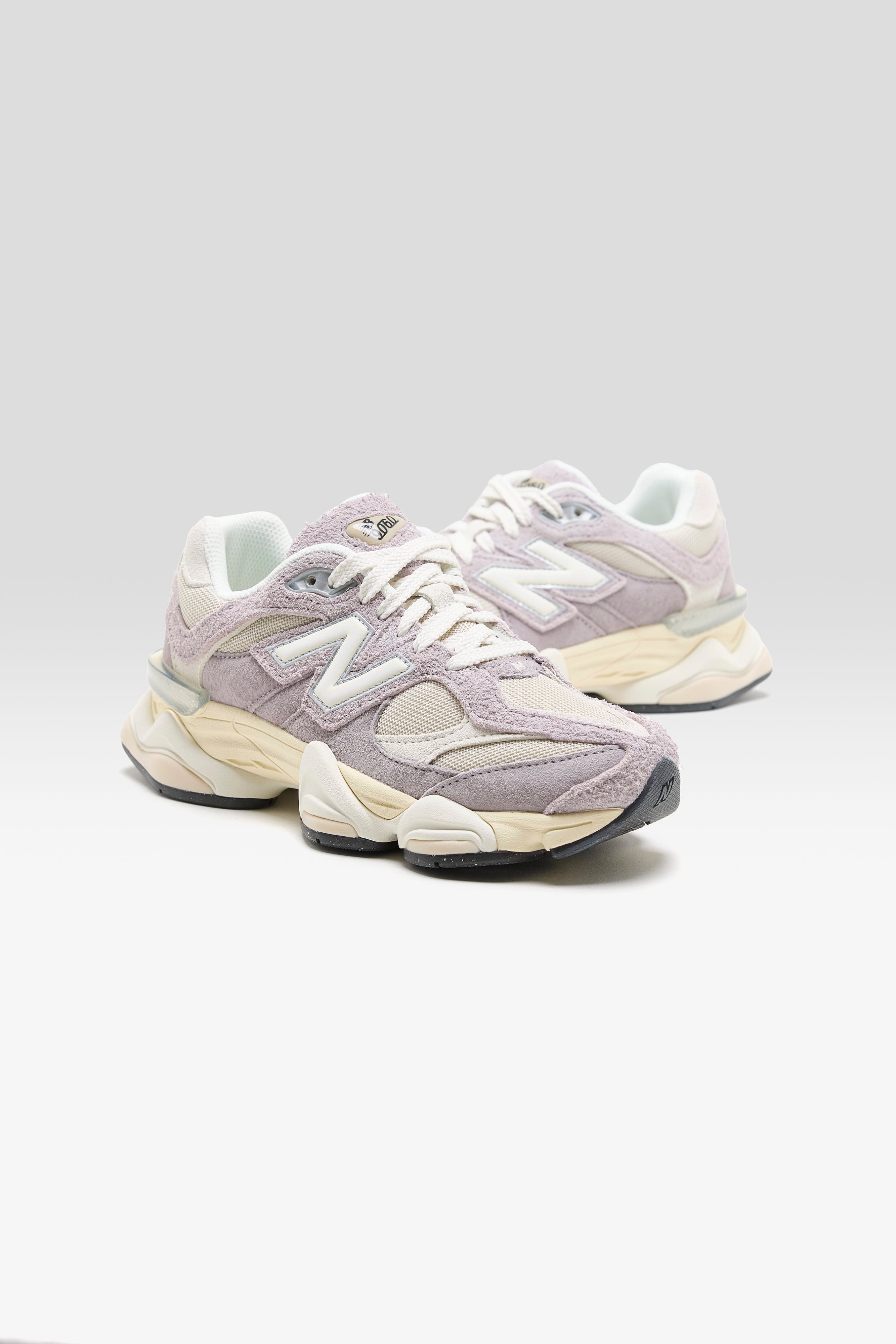 9060 voor dames (261 / W / GREY)