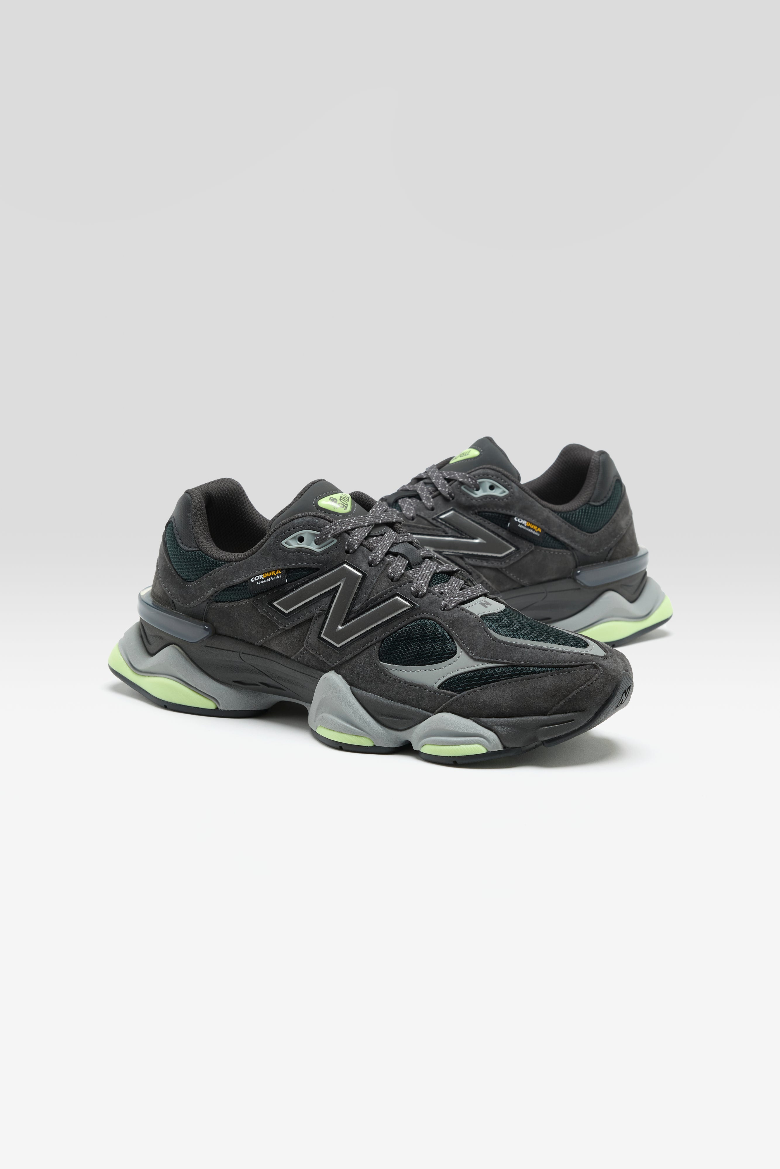 9060 for Men (261 / M / CEMENT)