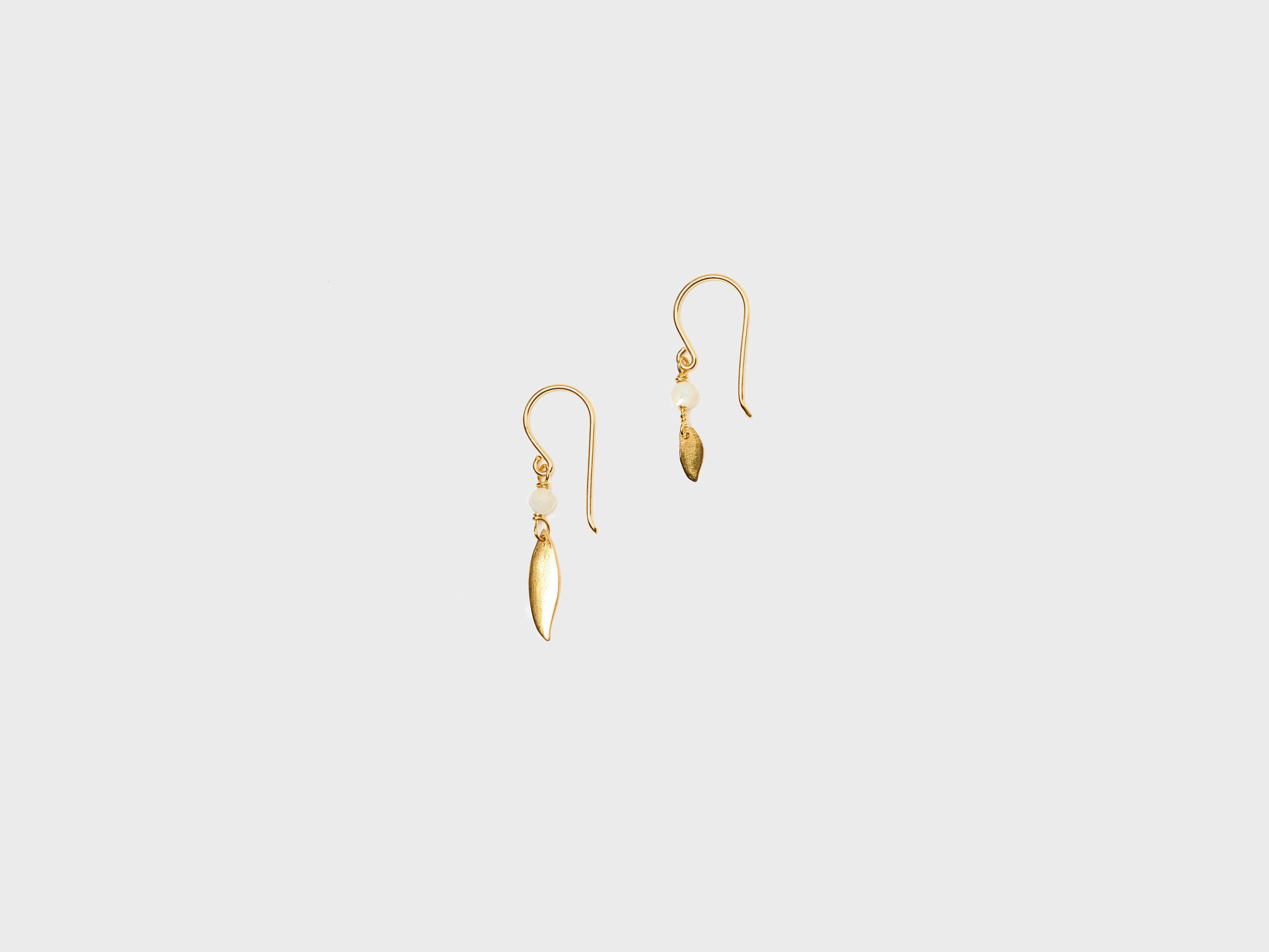 Asymmetric Leaf Earrings (261 / W / GOLD)