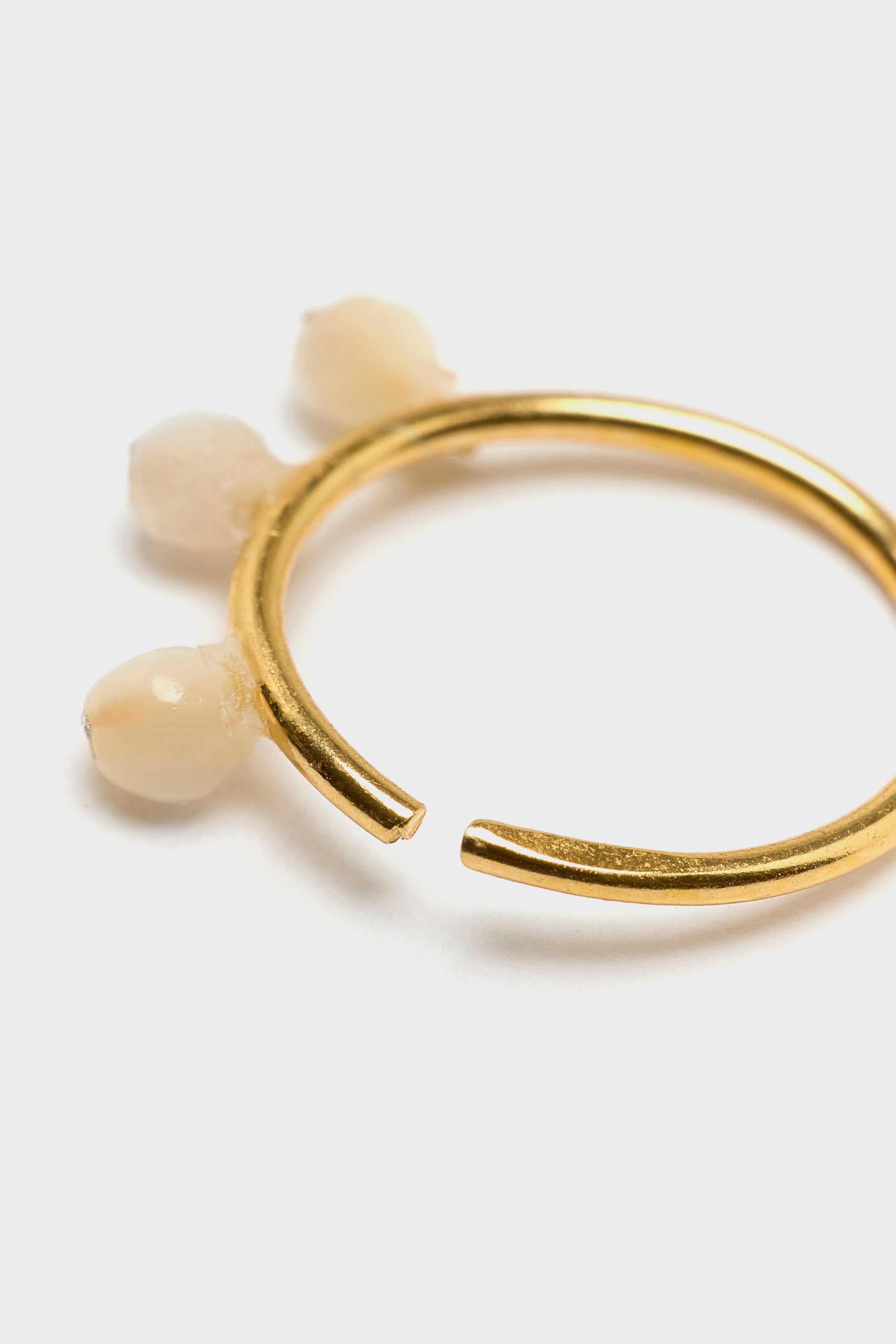 Little Pearl Hoop Earrings (261 / W / GOLD)