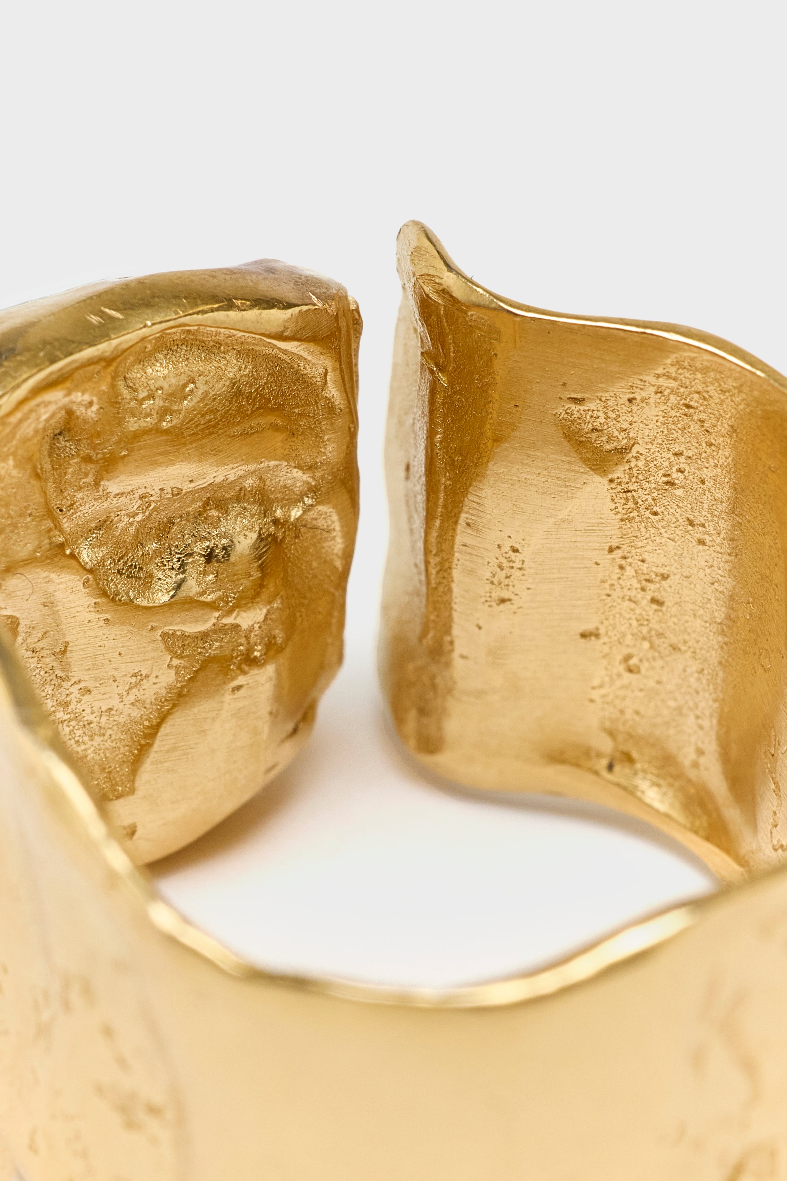 Uva Ring (251 / W / GOLD)