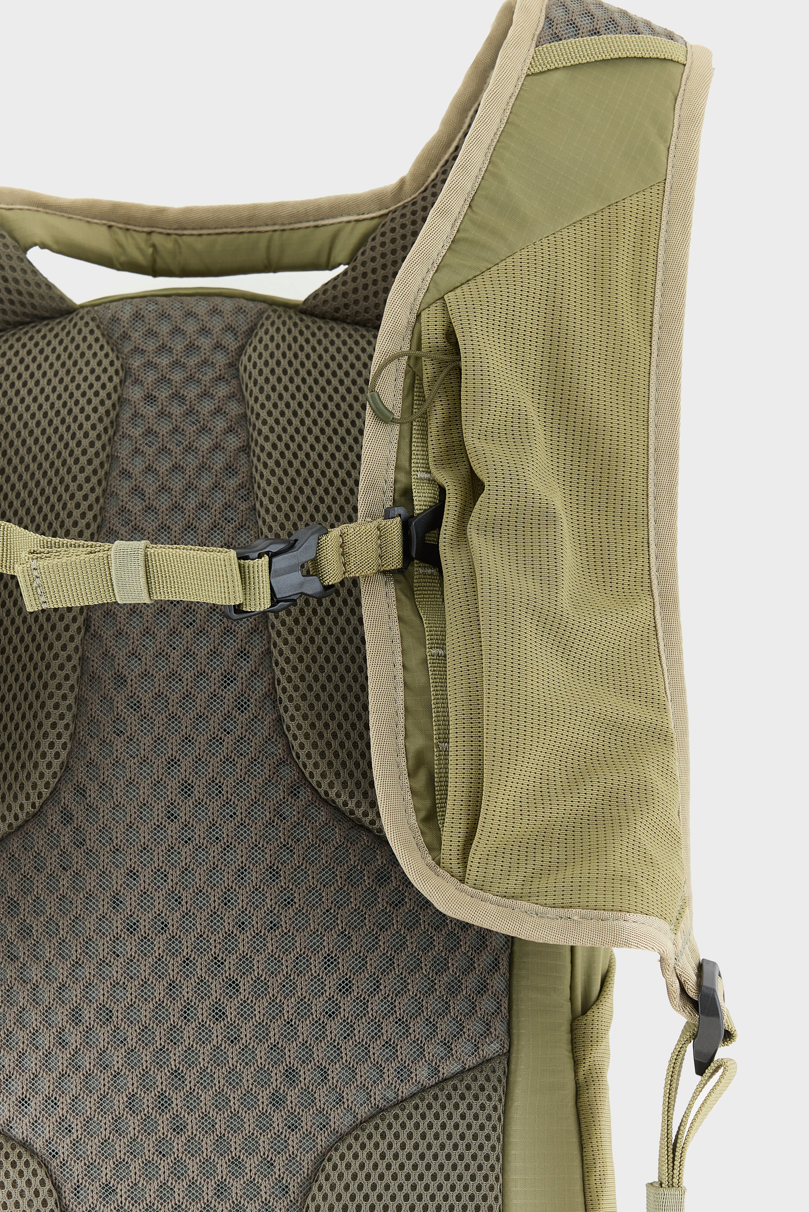 XT 15 Backpack (261 / W / OLIVE)