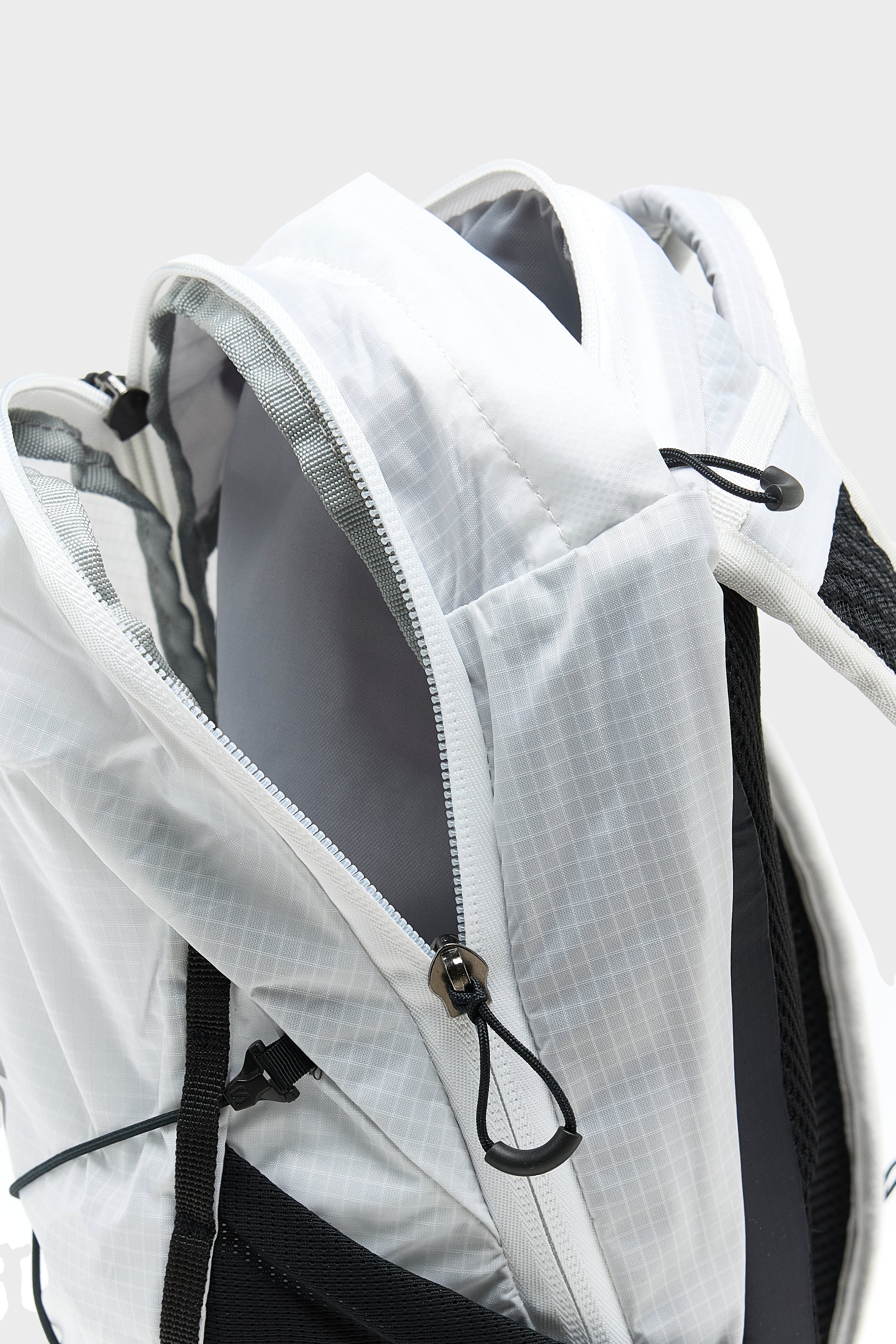 XT 10 Backpack (261 / W / BLACK/WHITE)