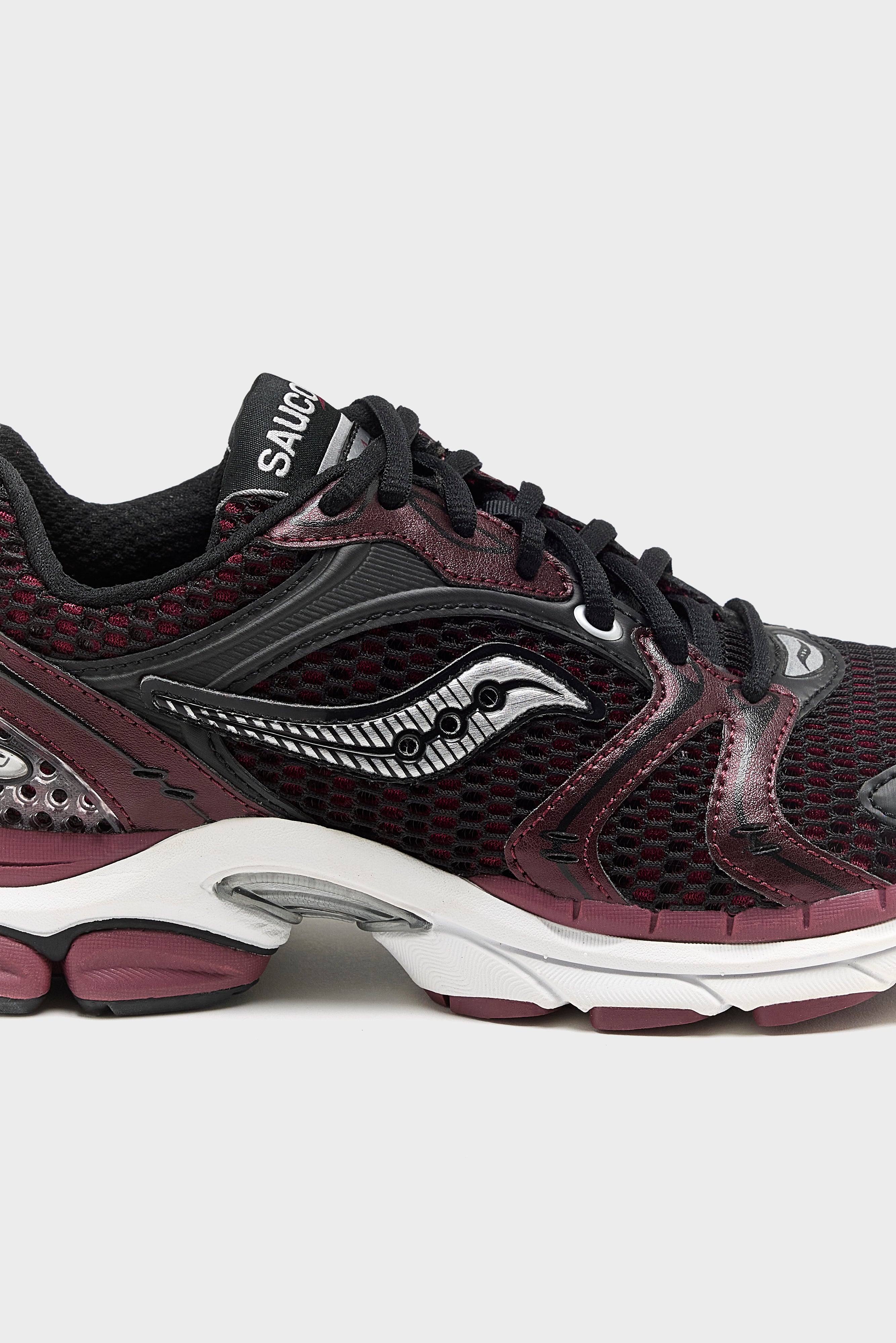 ProGrid Triumph 4 for Women (252 / W / RED)