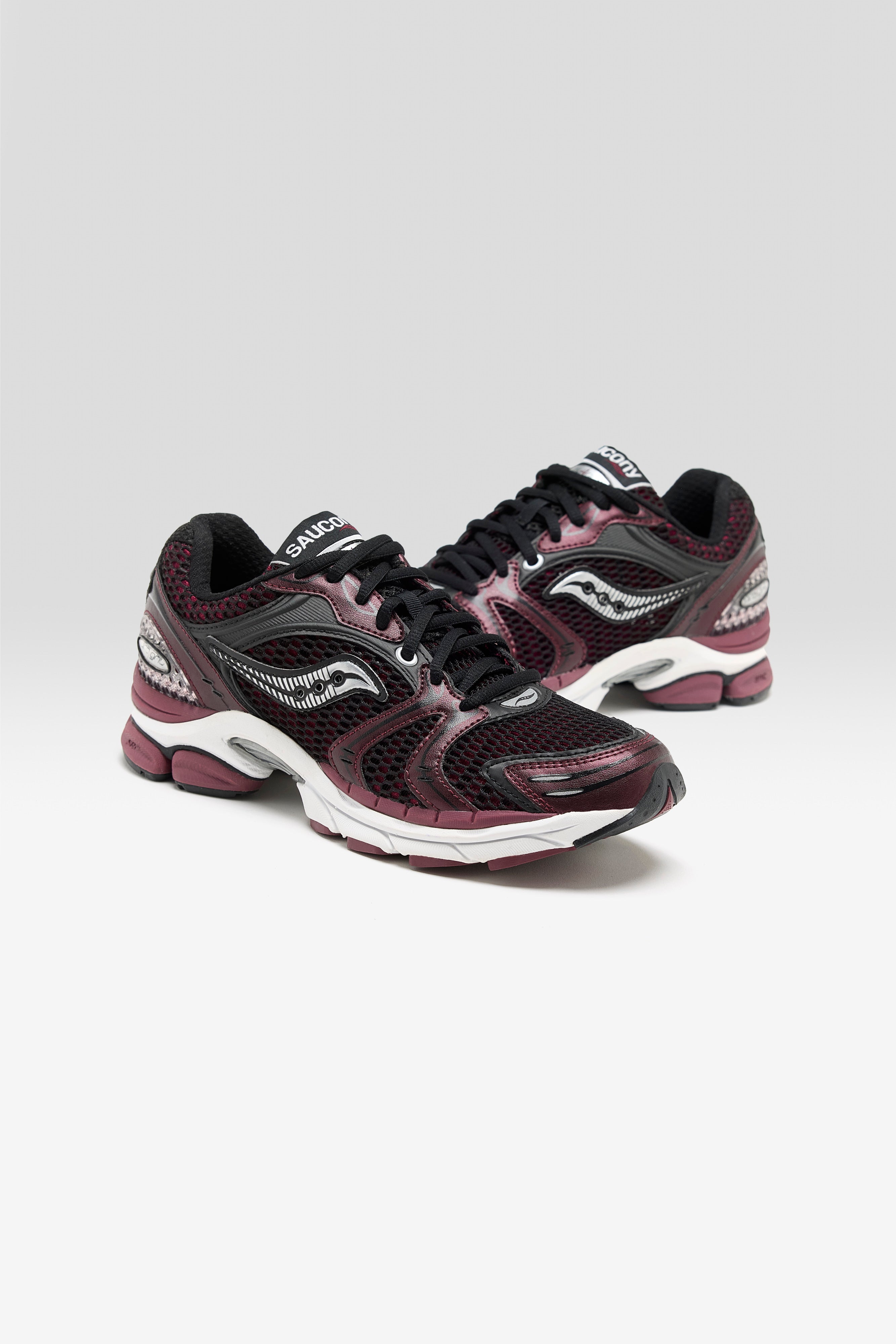 ProGrid Triumph 4 for Women (252 / W / RED)