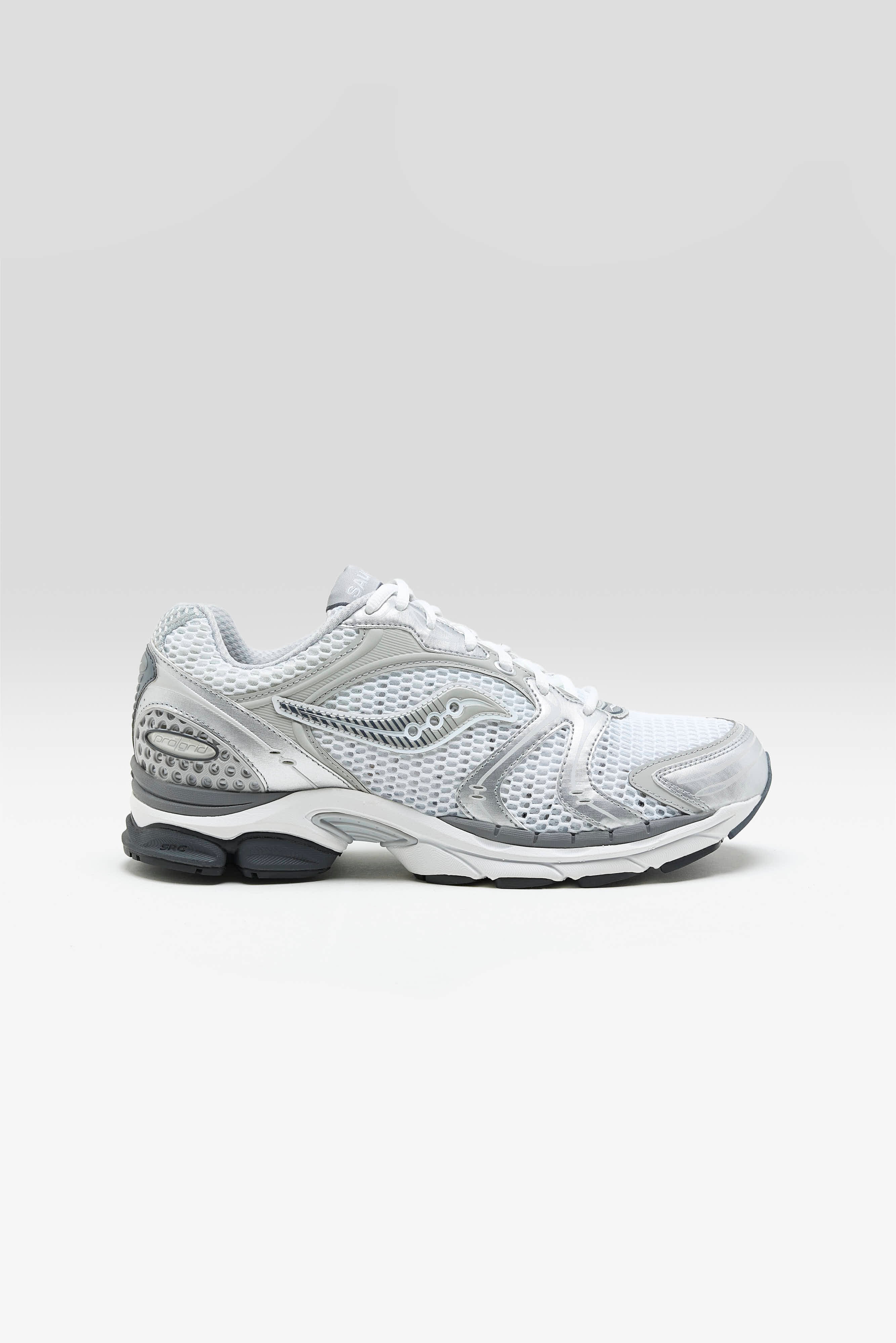 ProGrid Triumph 4 for Men (261 / M / SILVER)