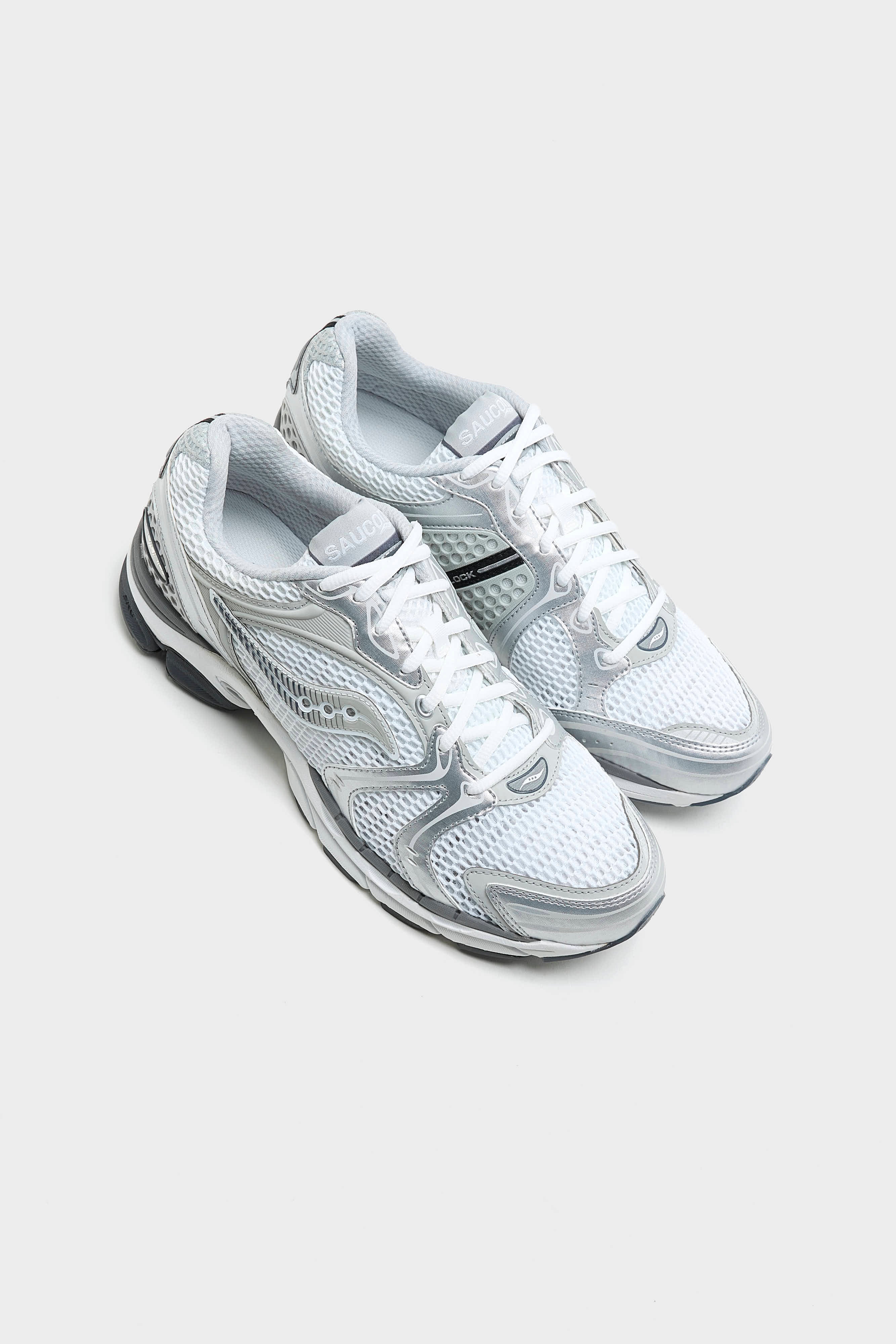 ProGrid Triumph 4 for Men (261 / M / SILVER)