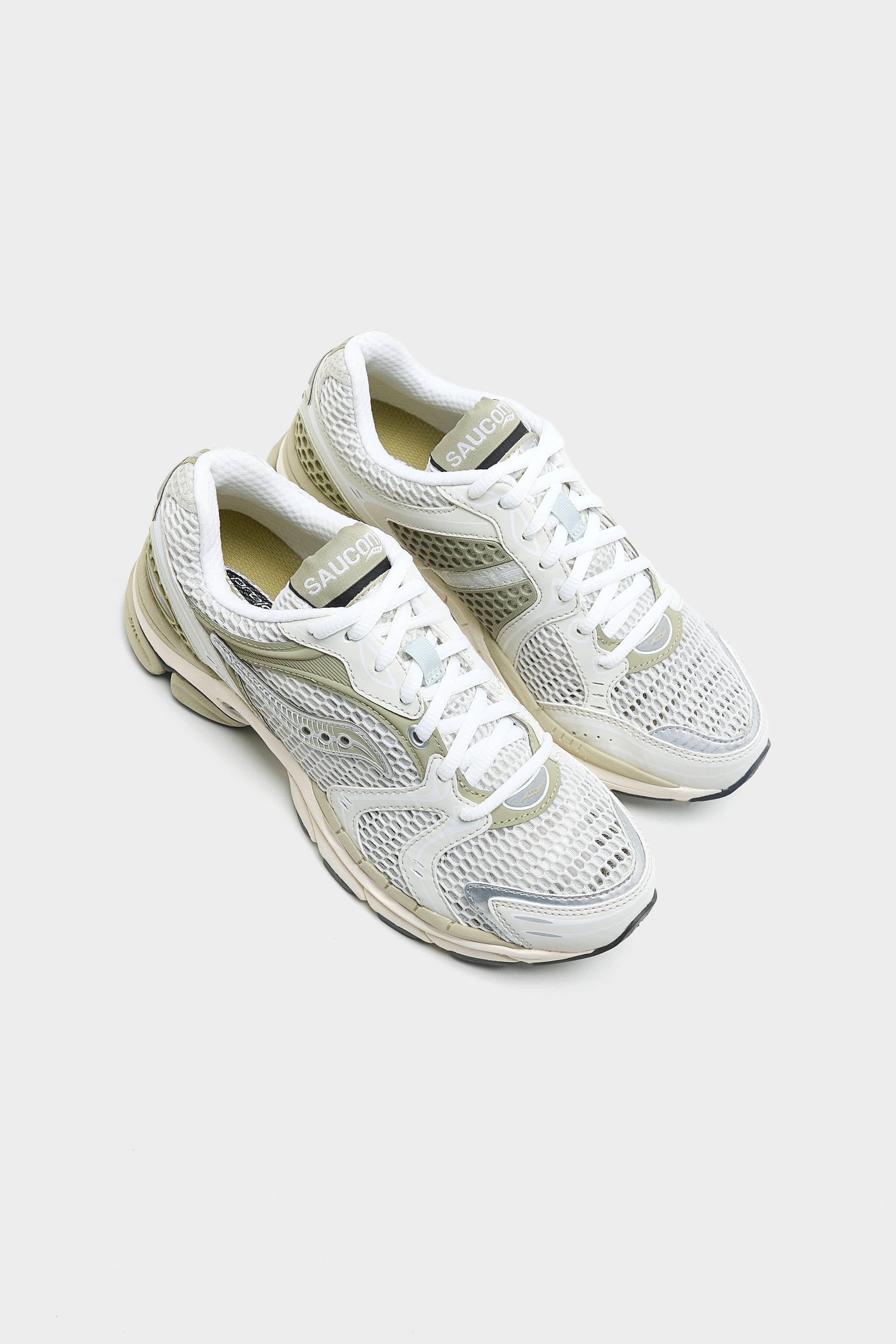 ProGrid Triumph 4 for Women (261 / W / WHITE)