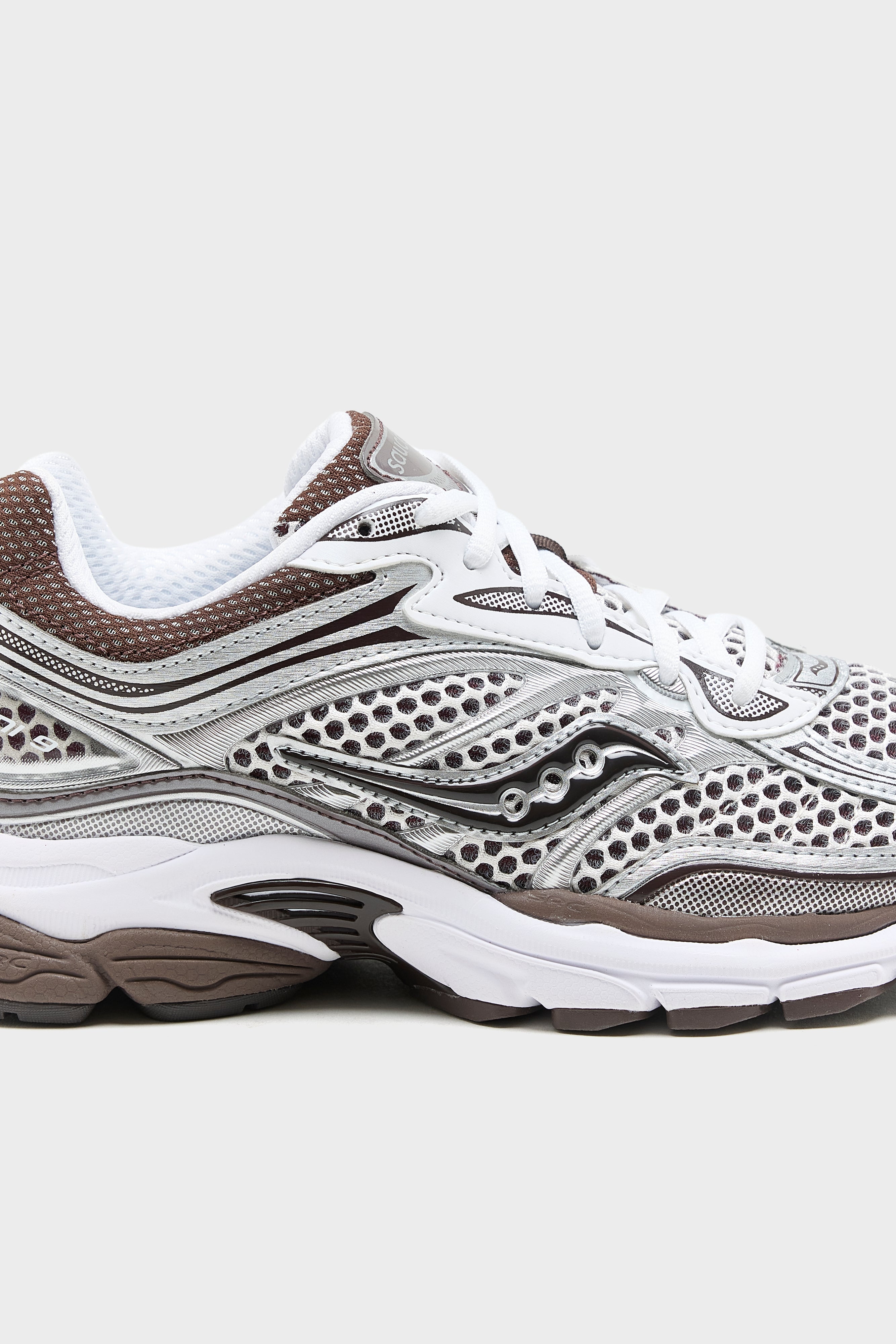 Progrid Omni 9 for Women (261 / W / BROWN)