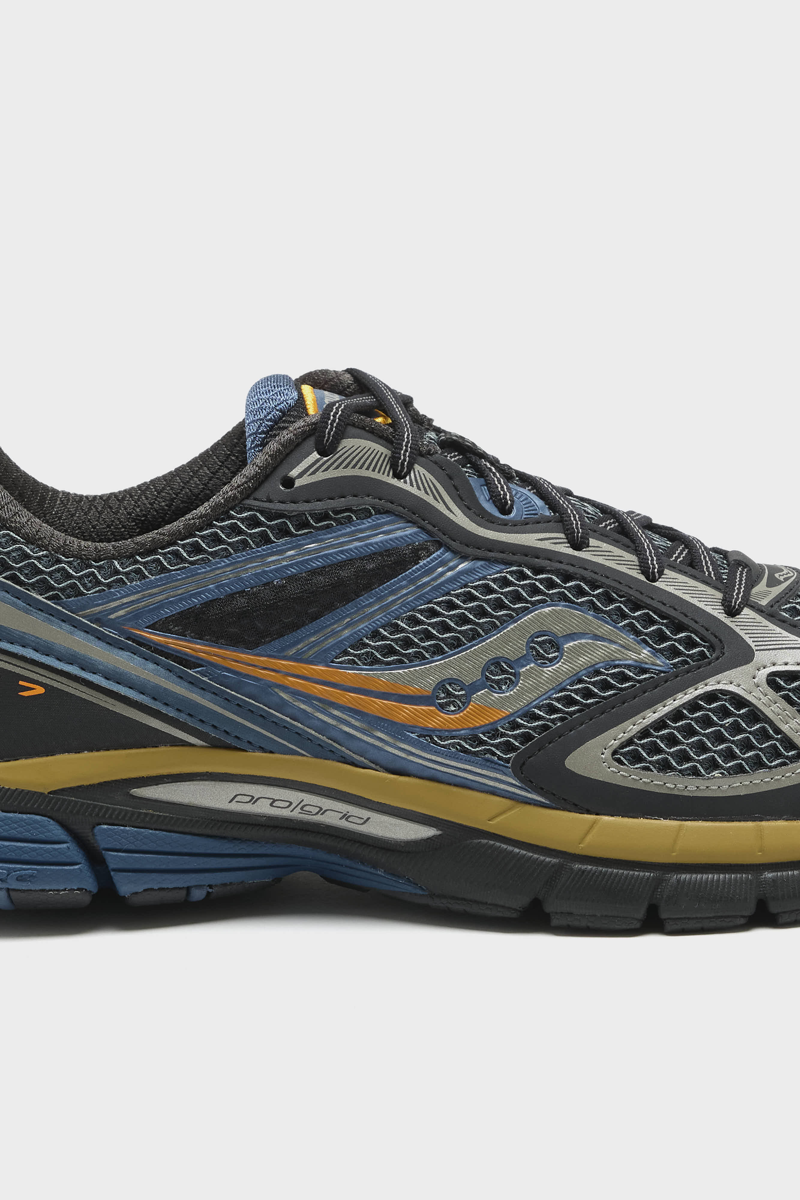 ProGrid Guide 7 Disrupt for Men (261 / M / BLACK)