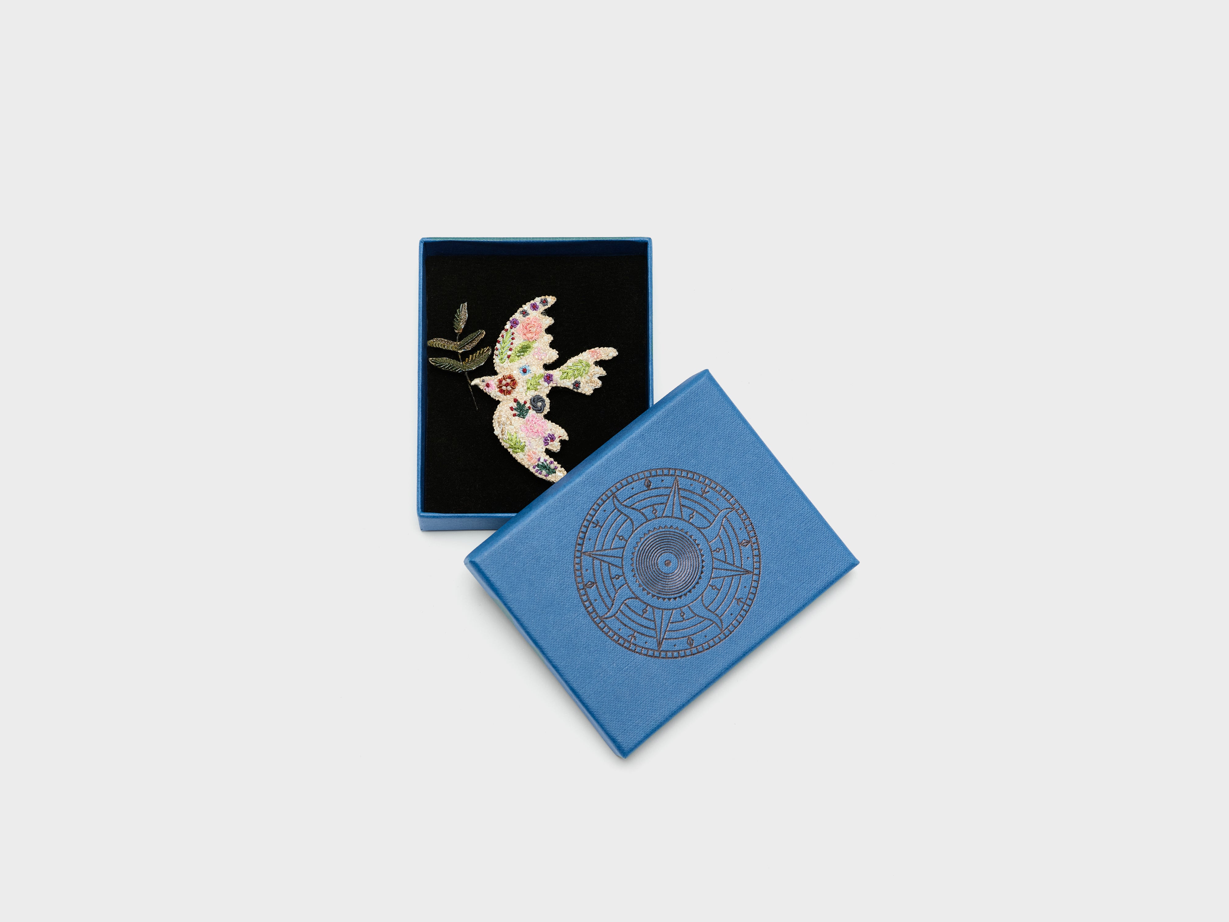 Peace Bird Brooch (251 / W / WHITE)