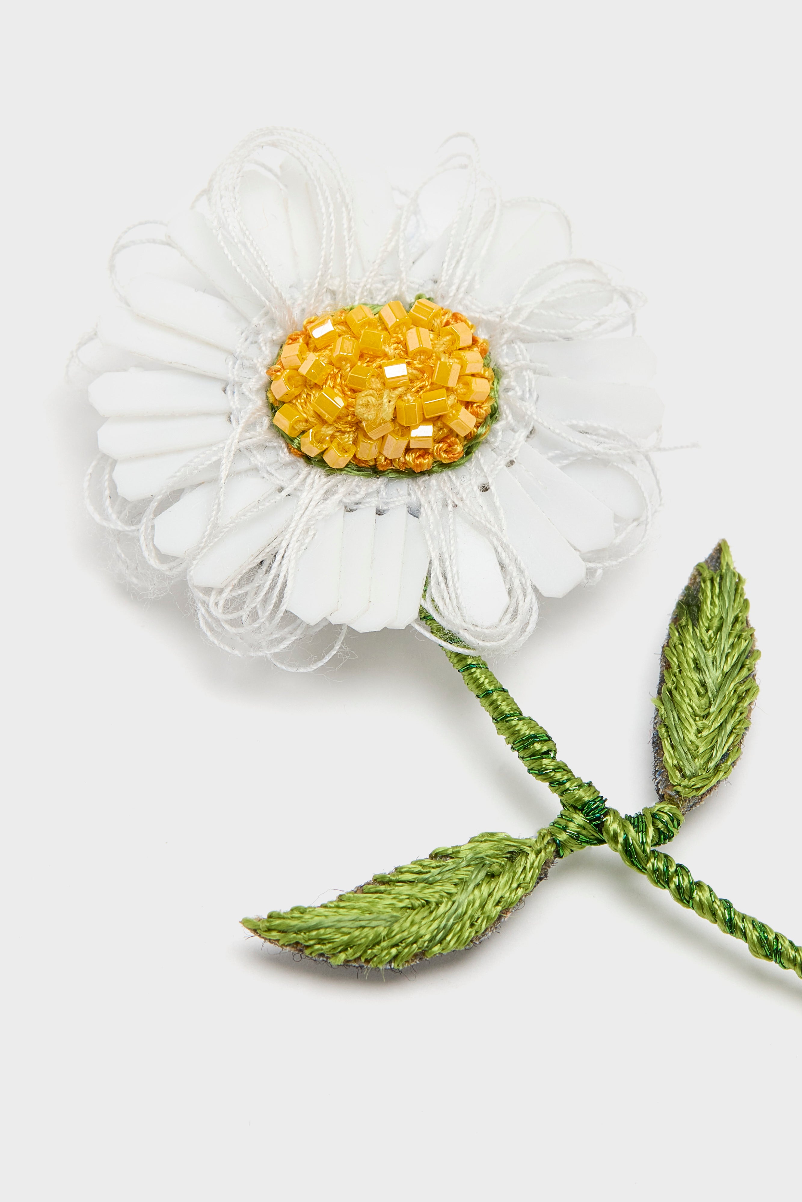 White Daisy Brooch Pin (261 / W / WHITE)