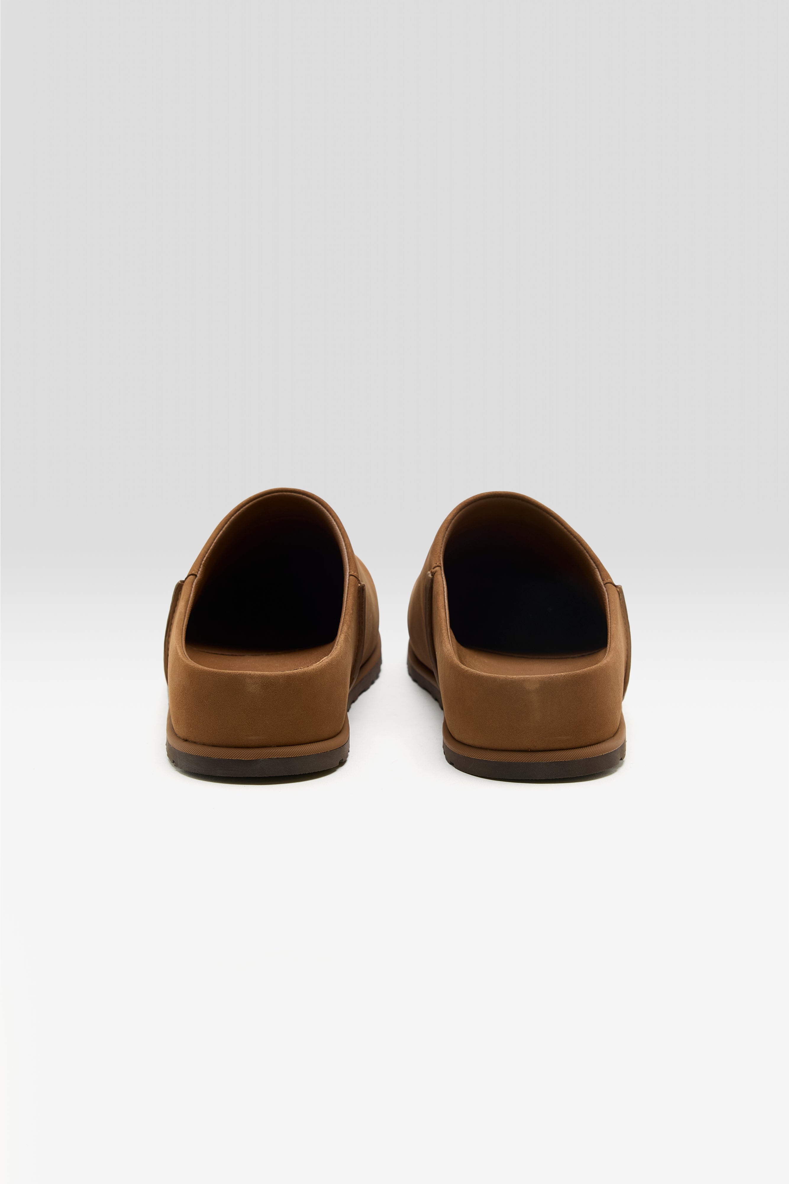 Otzo Clogs for Men (261 / M / CHESTNUT)