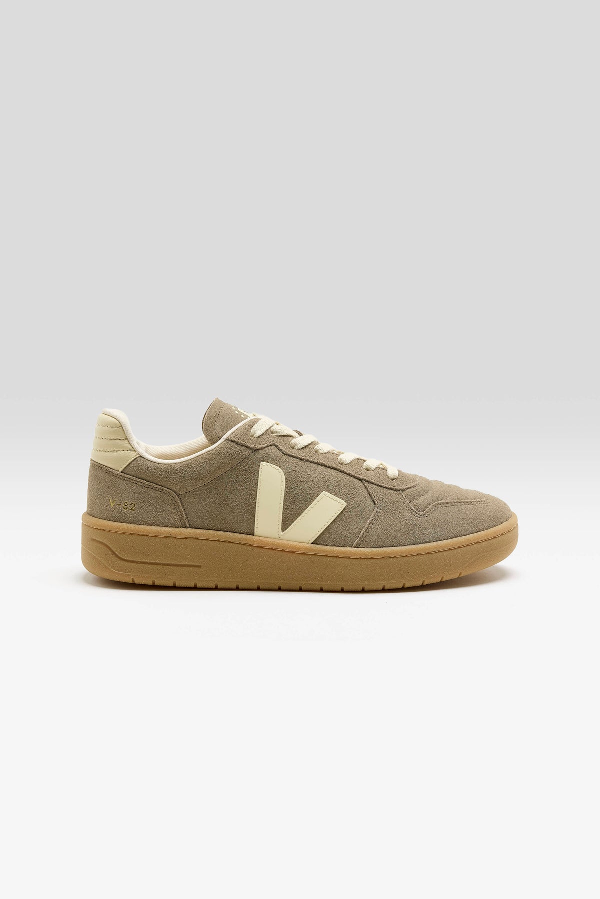 V-82 II Grained Leather for Men (261 / M / BROWN)
