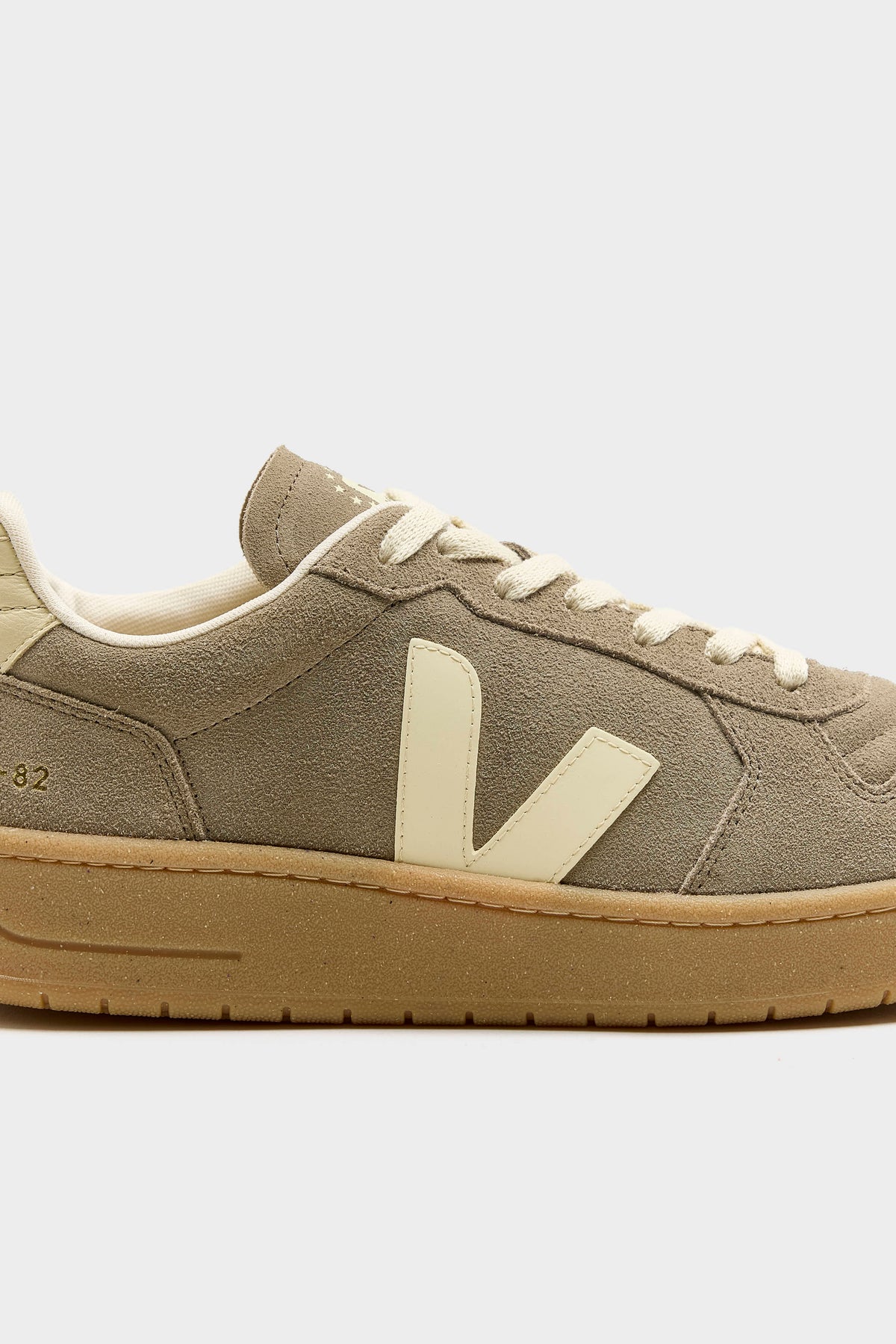 V-82 II Grained Leather for Men (261 / M / BROWN)