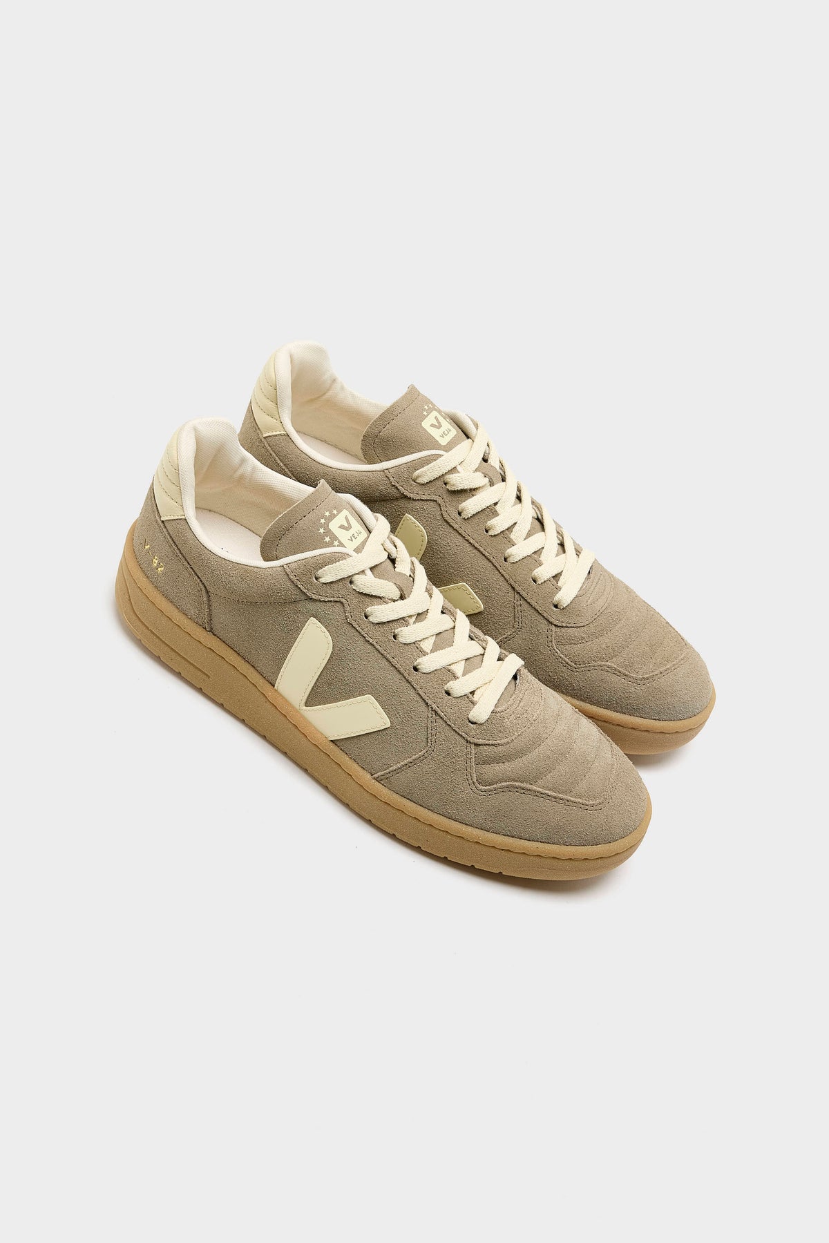 V-82 II Grained Leather for Men (261 / M / BROWN)