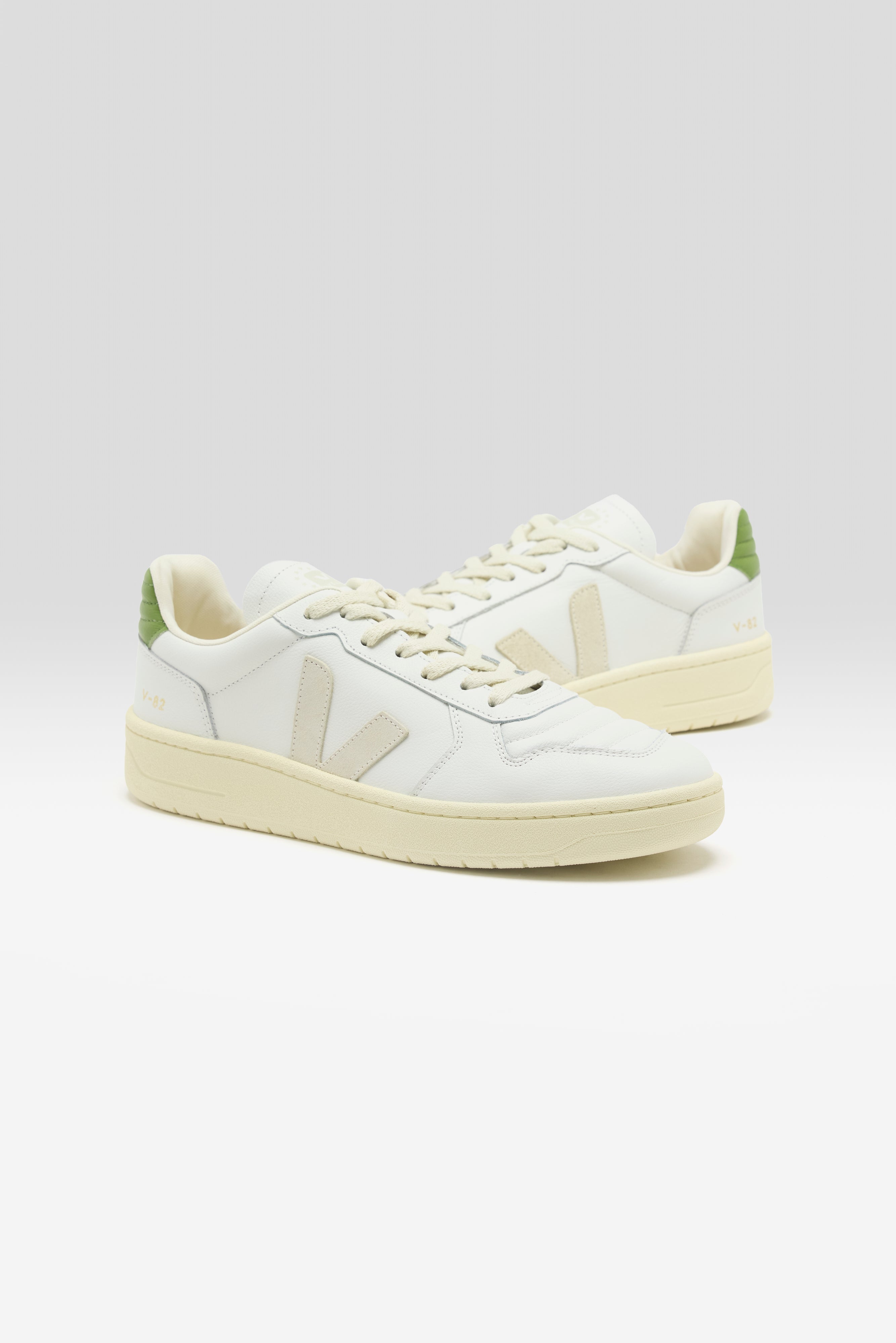 V-82 II Grained Leather for Men (261 / M / GREEN)