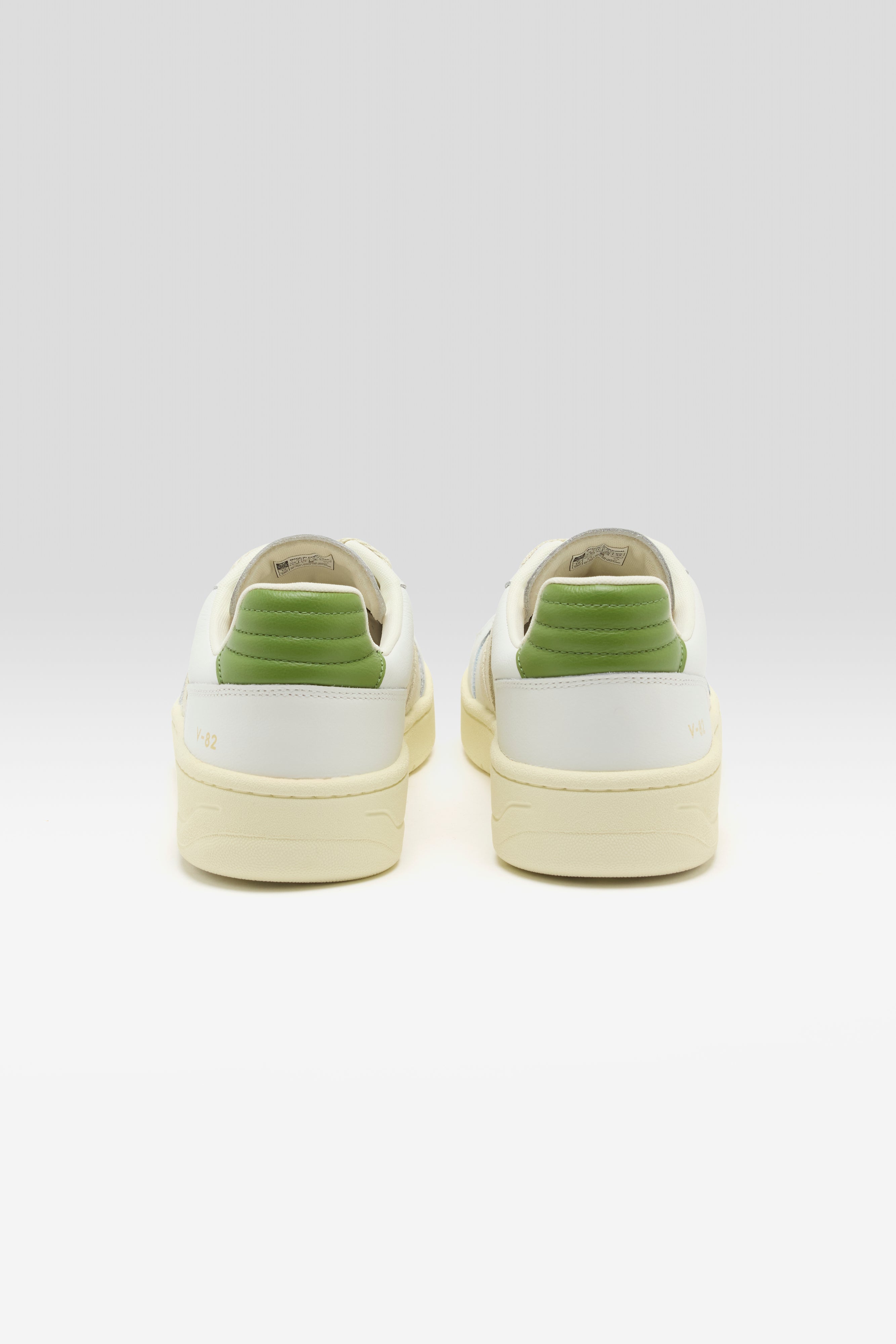 V-82 II Grained Leather for Men (261 / M / GREEN)
