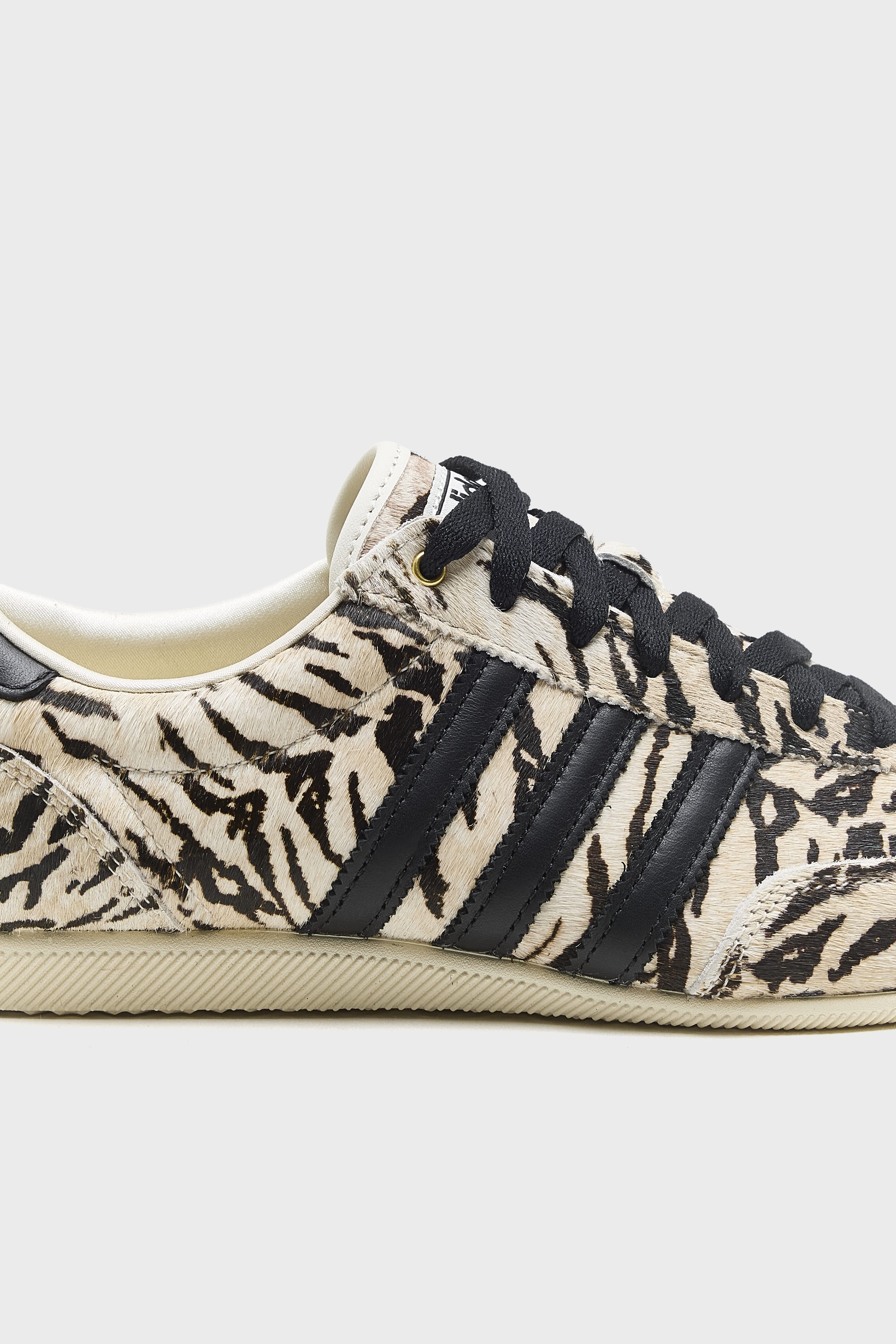 Japan for Women  (261 / W / BLACK/WHITE)