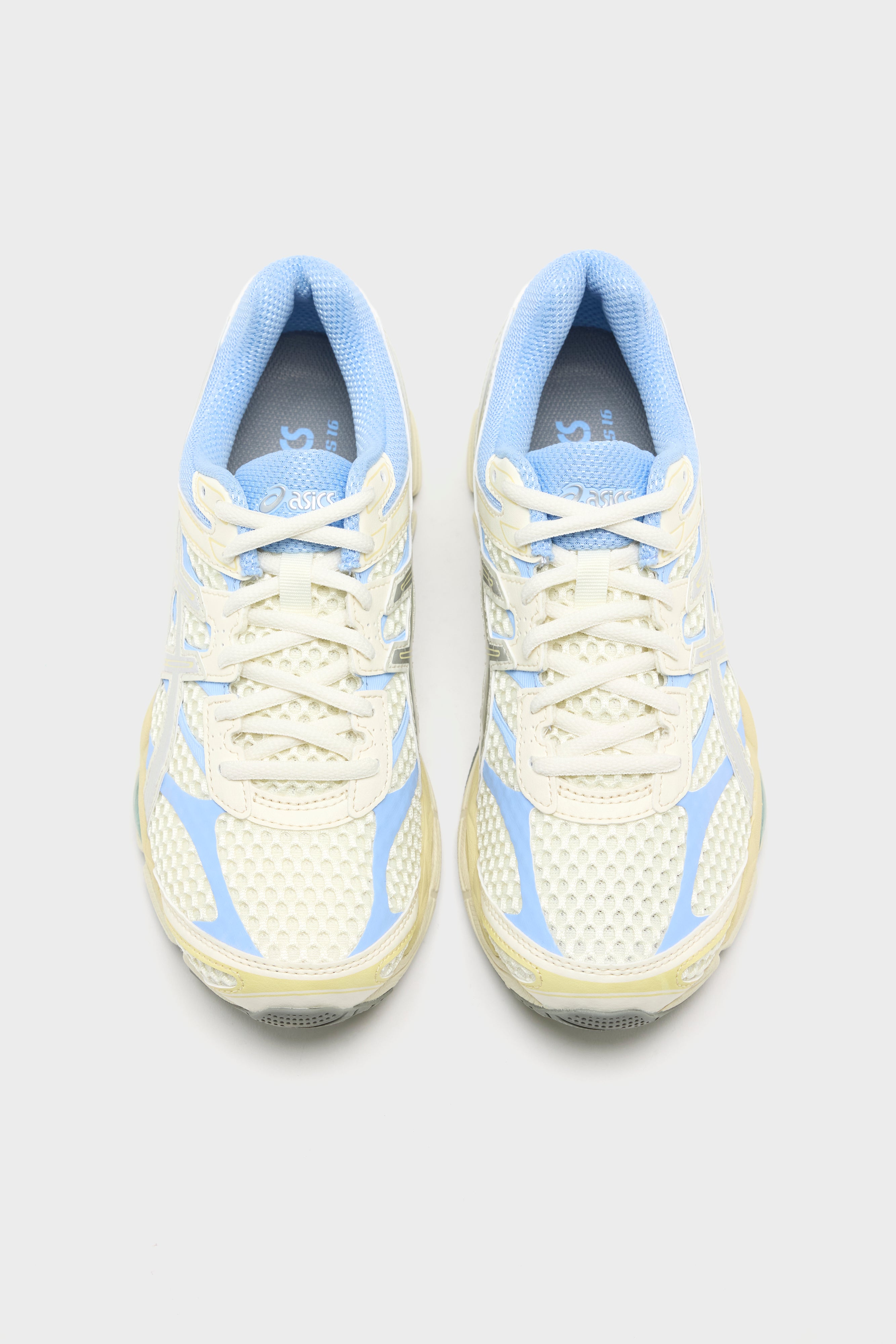 Gel-Cumulus 16 for Women  (261 / W / IVORY)