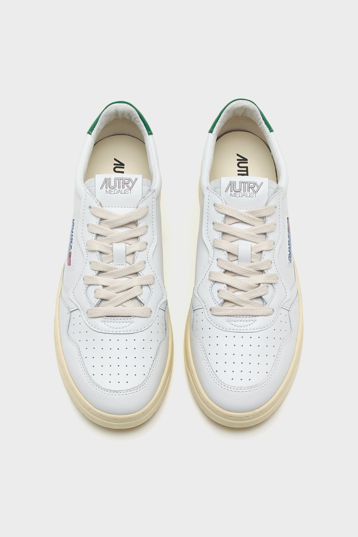 Medalist Low for Men (242 / M / WHITE)