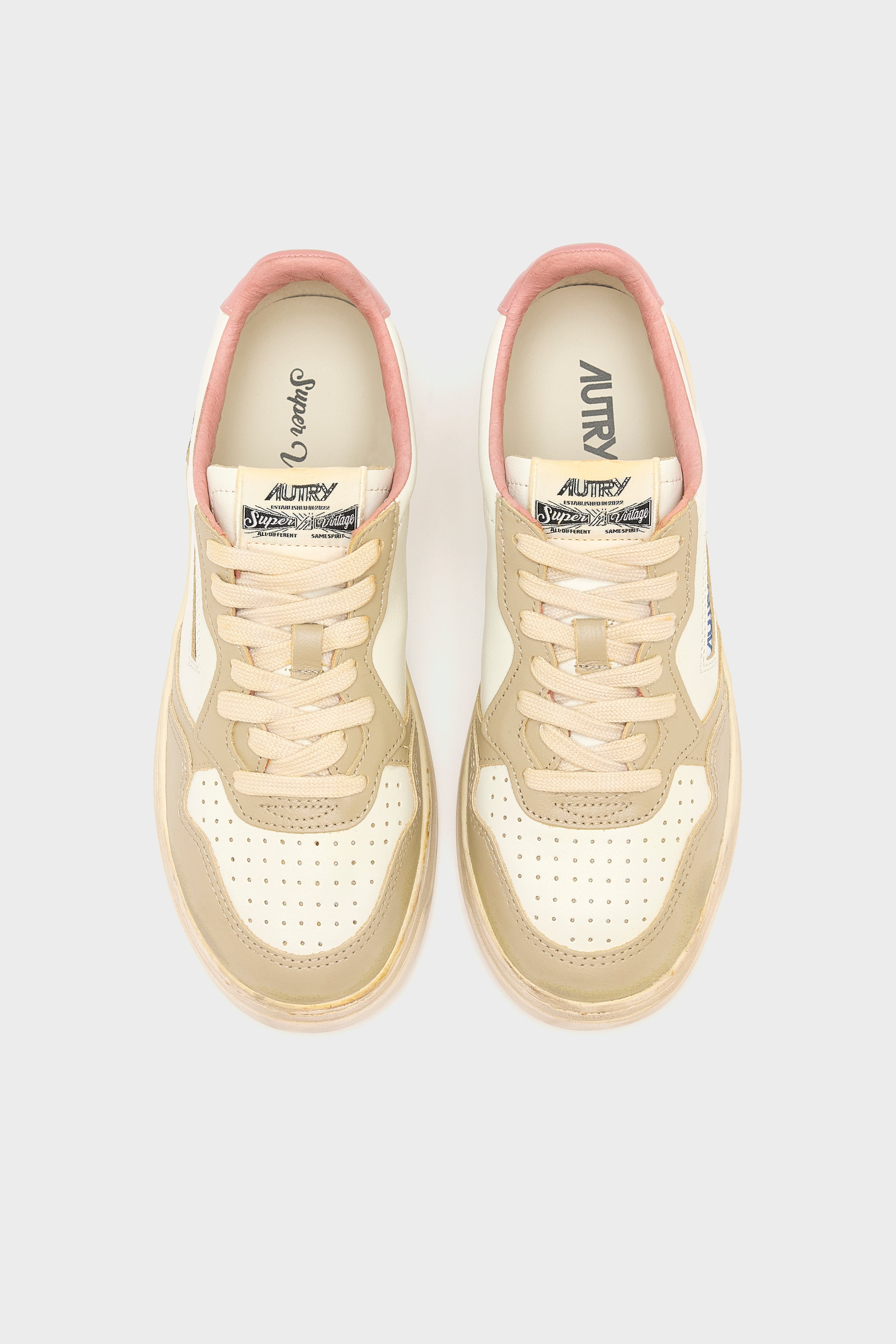 Medalist Low Super Vintage for Women  (252 / W / BEIGE)