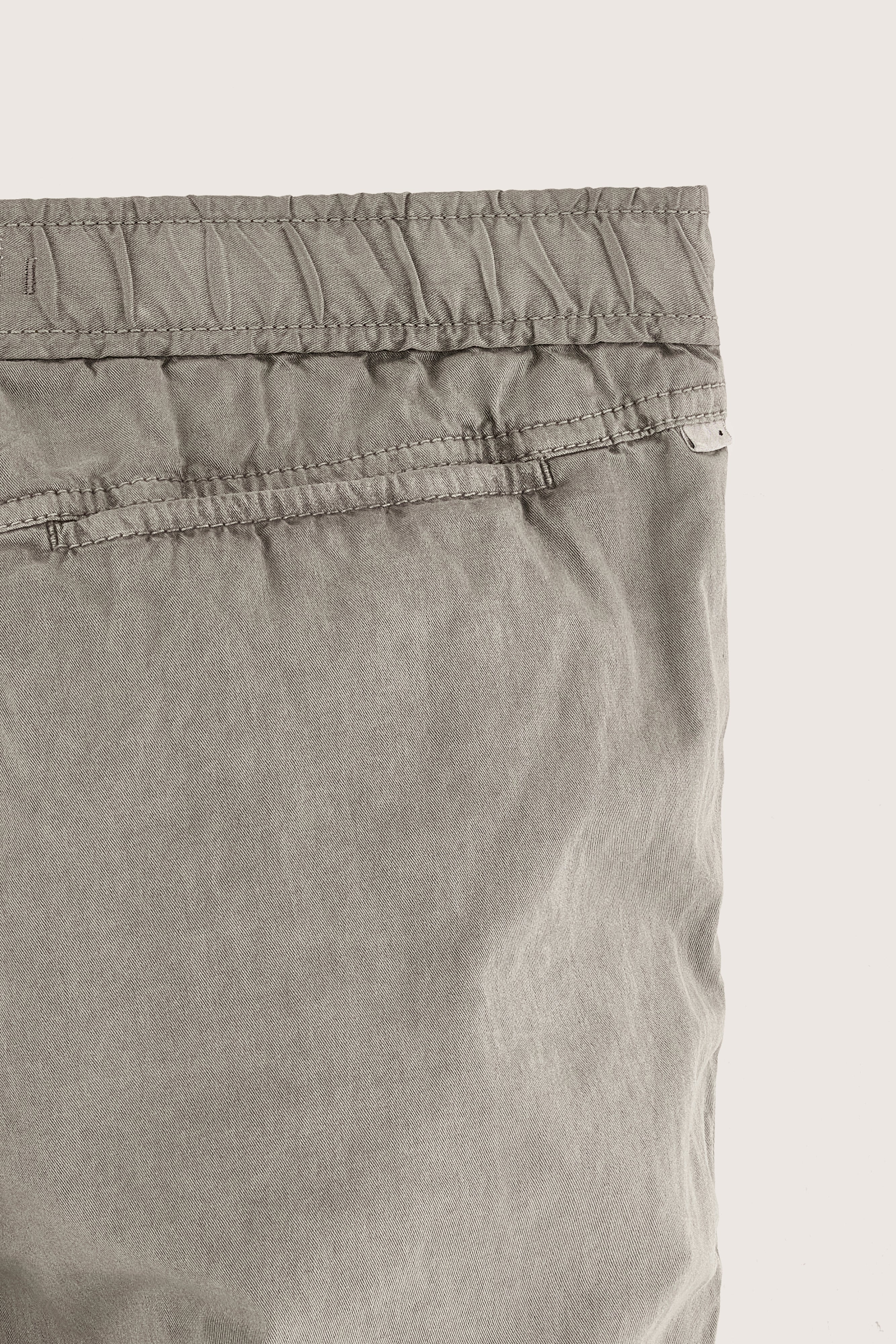 Wiliam tapered trousers (251 / B / MOUSE)