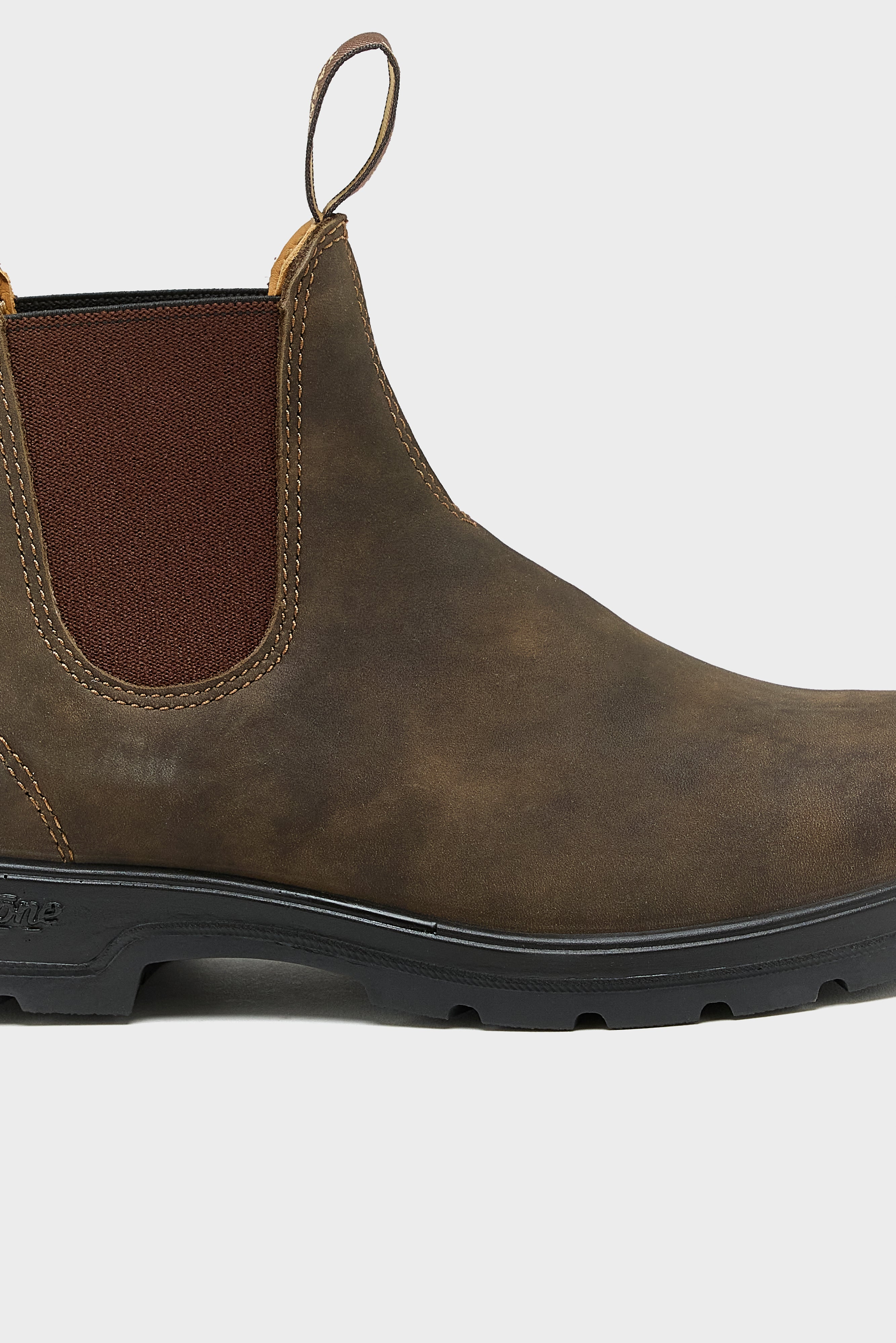 585 Classic Chelsea Boots for Women  (252 / W / BROWN)