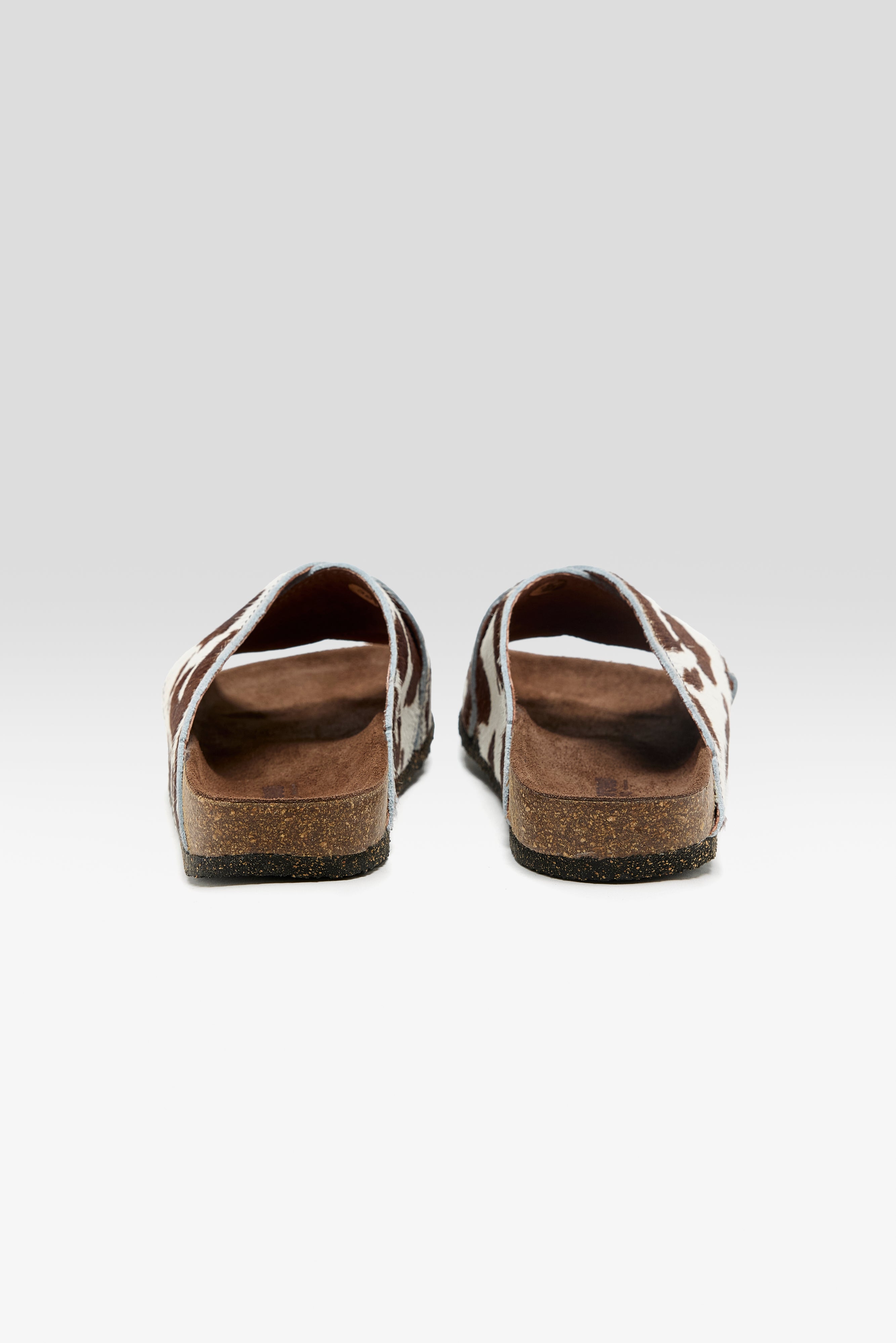 Cowprint Ponyhair Cross Sandals  (261 / W / BROWN)