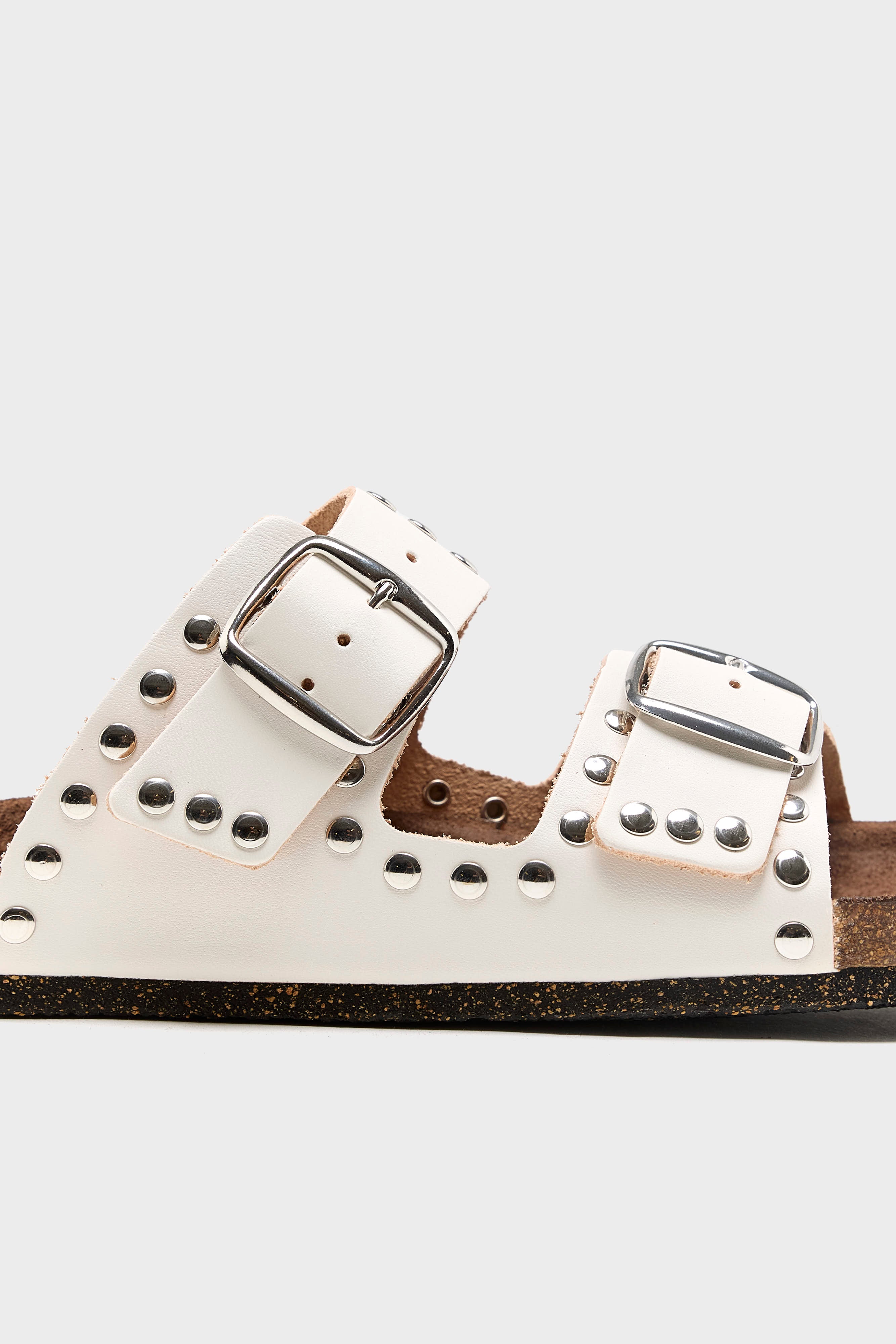 White Leather Rivet Sandals  (261 / W / WHITE)