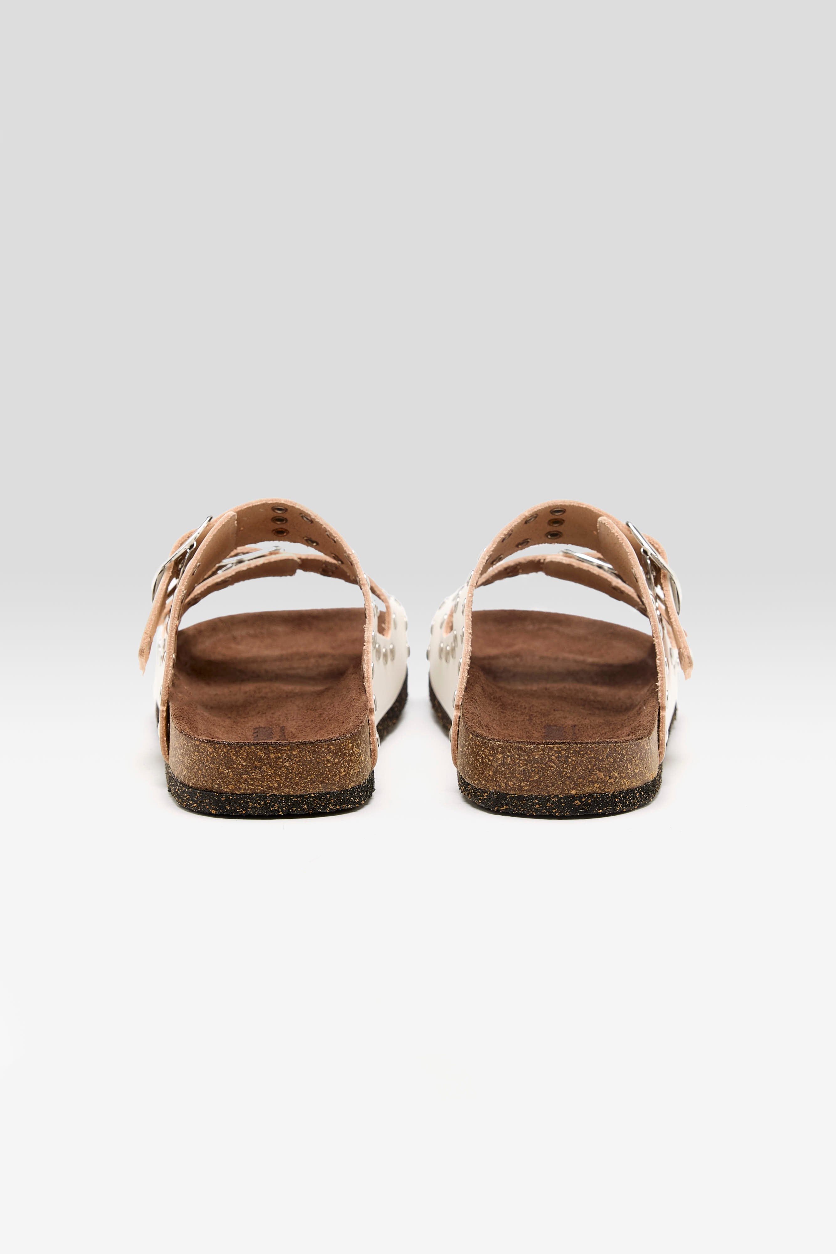 White Leather Rivet Sandals  (261 / W / WHITE)