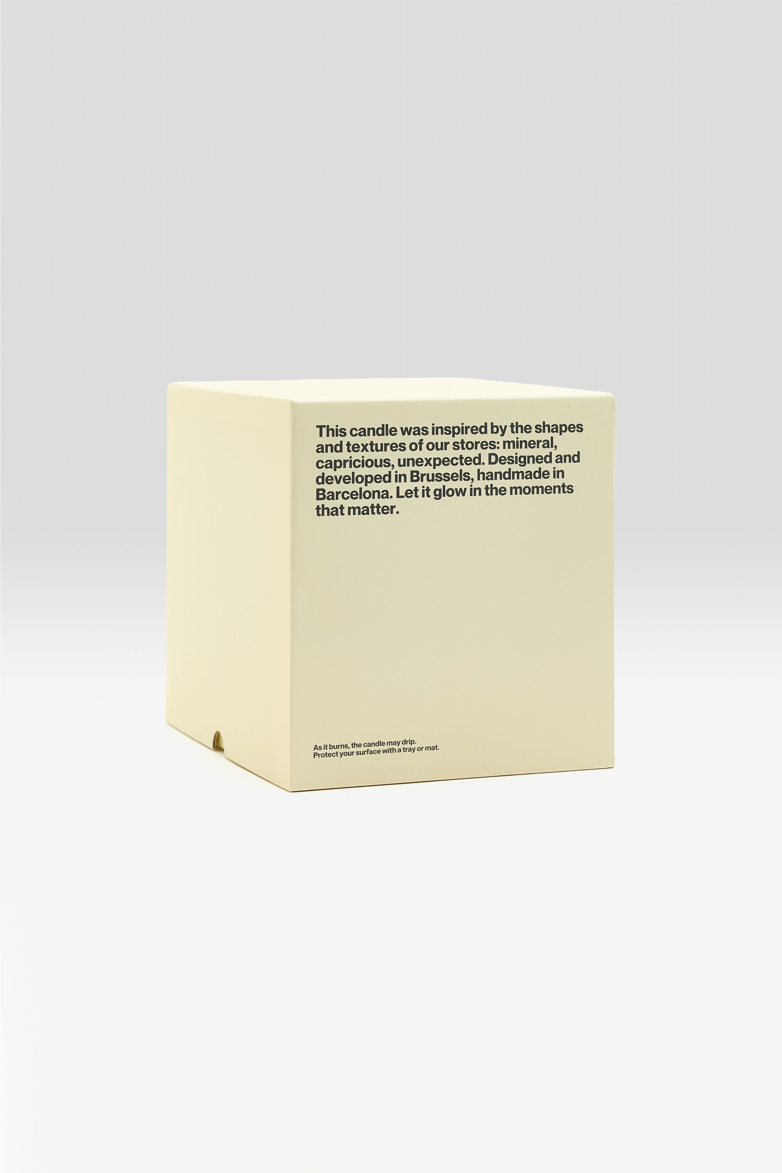 Butter brick candle (261 / U / BUTTER)