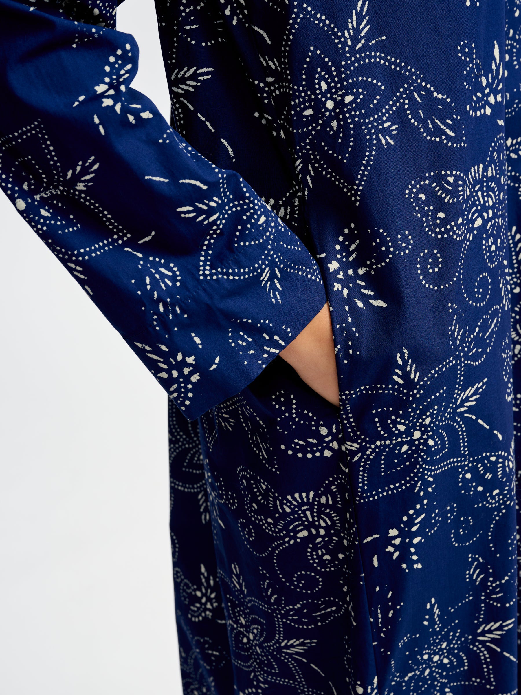 robe atoms (241 / W / COMBO A)