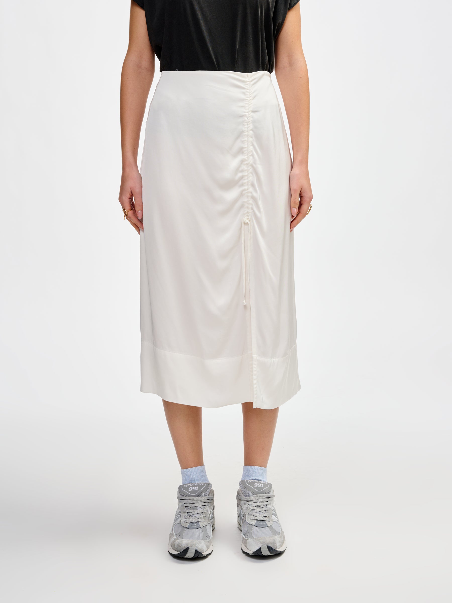 alpha skirt (241 / W / OFF WHITE)