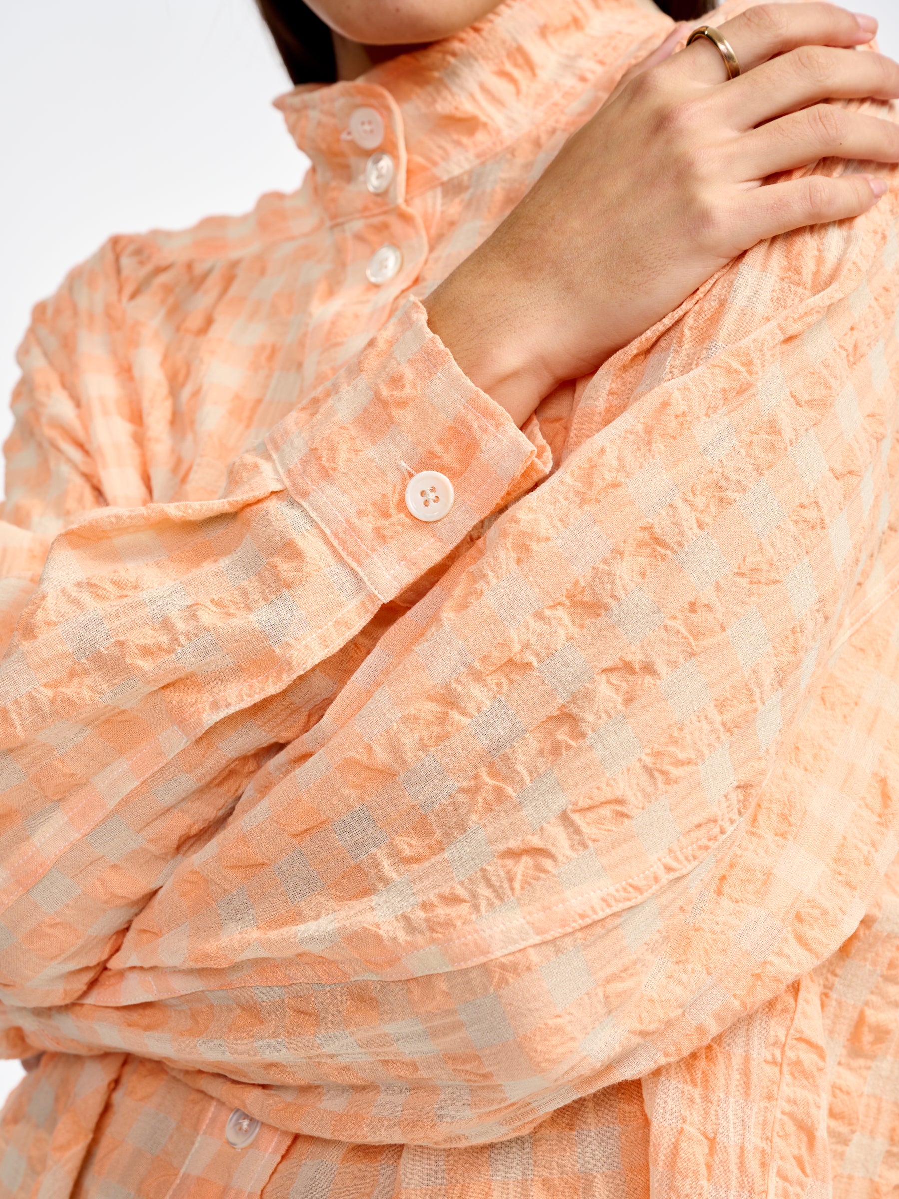 peachy blouse (241 / W / CHECK A)