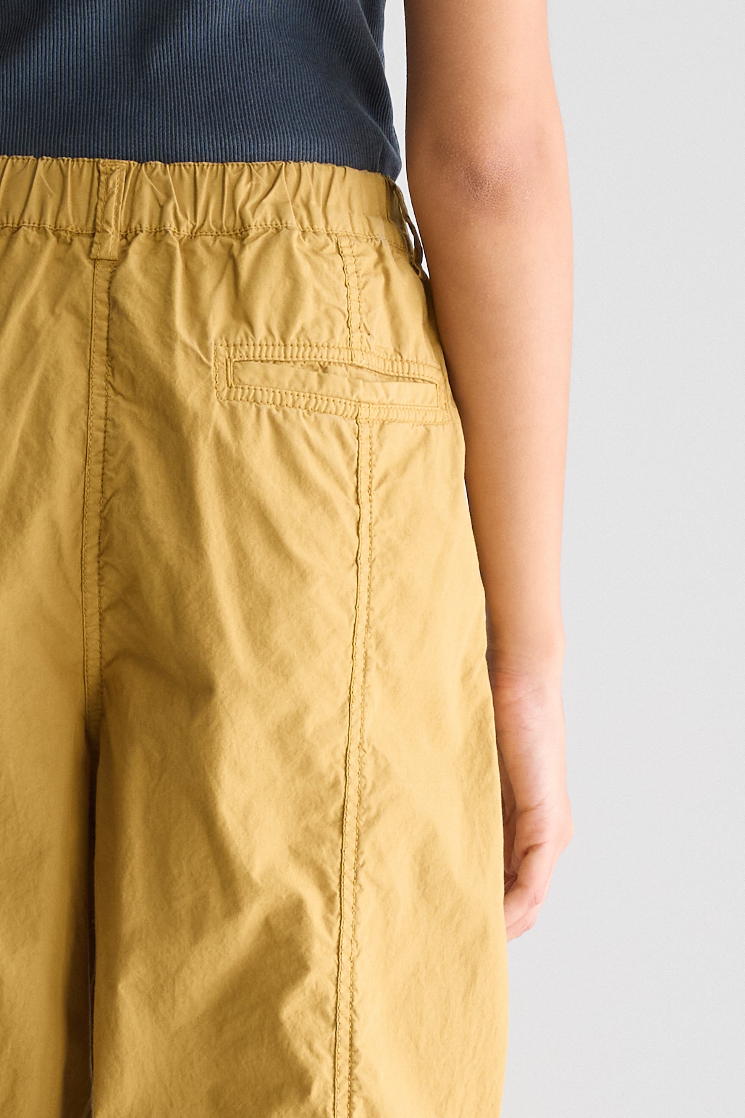 Wesly relaxed trousers (251 / W / PALE KHAKI)