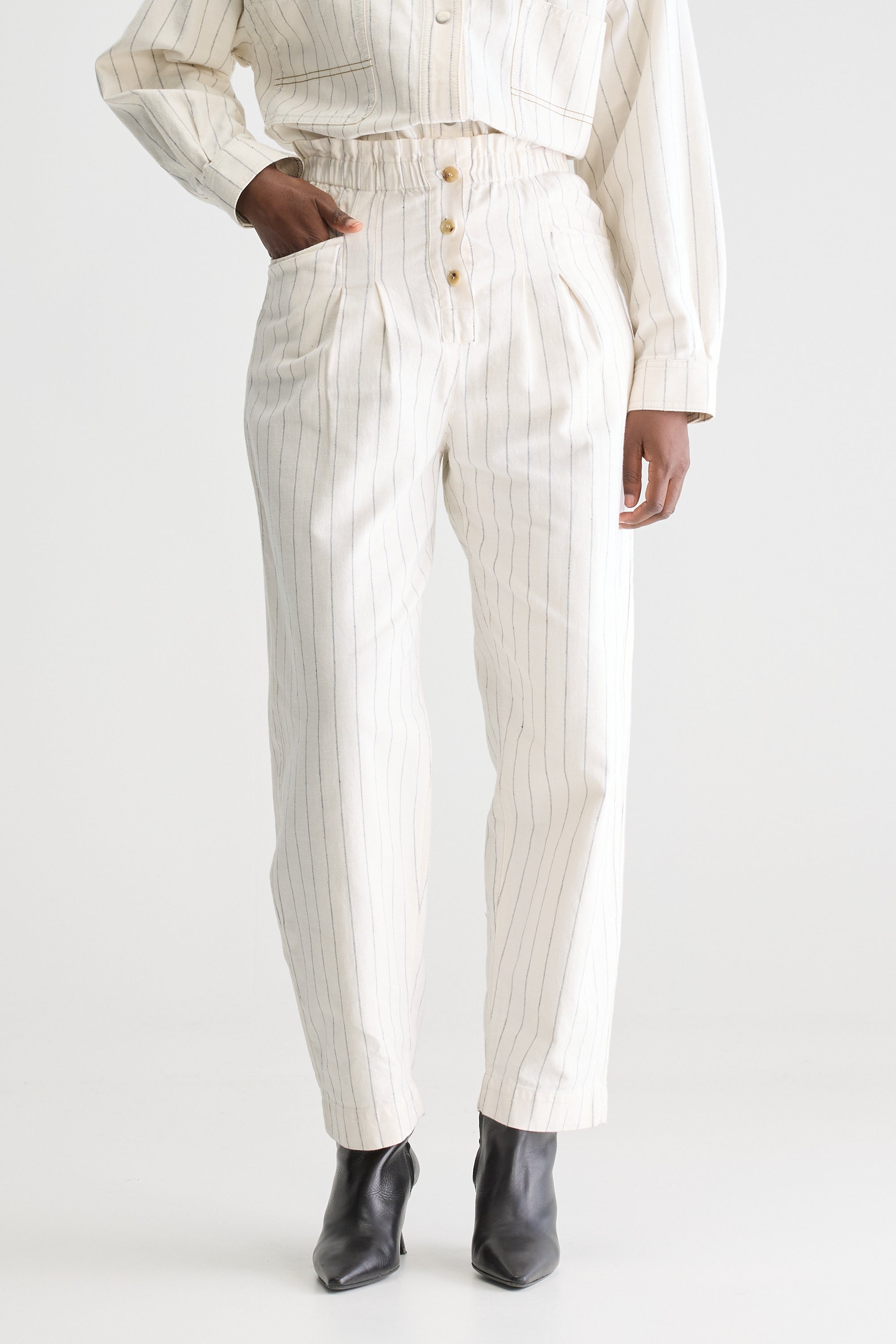 Lilo paperbag trousers (251 / W / STRIPE A)