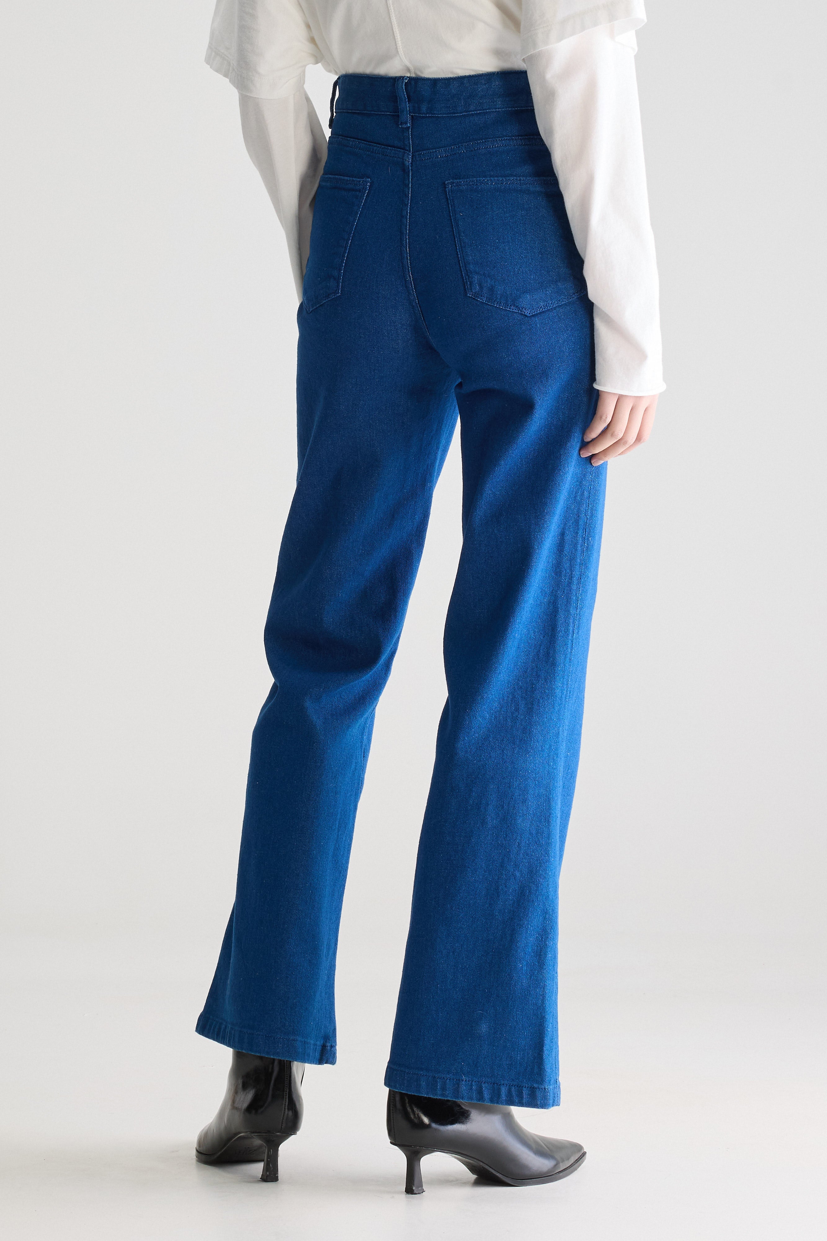 Park flared trousers (242 / W / ONE WASH)