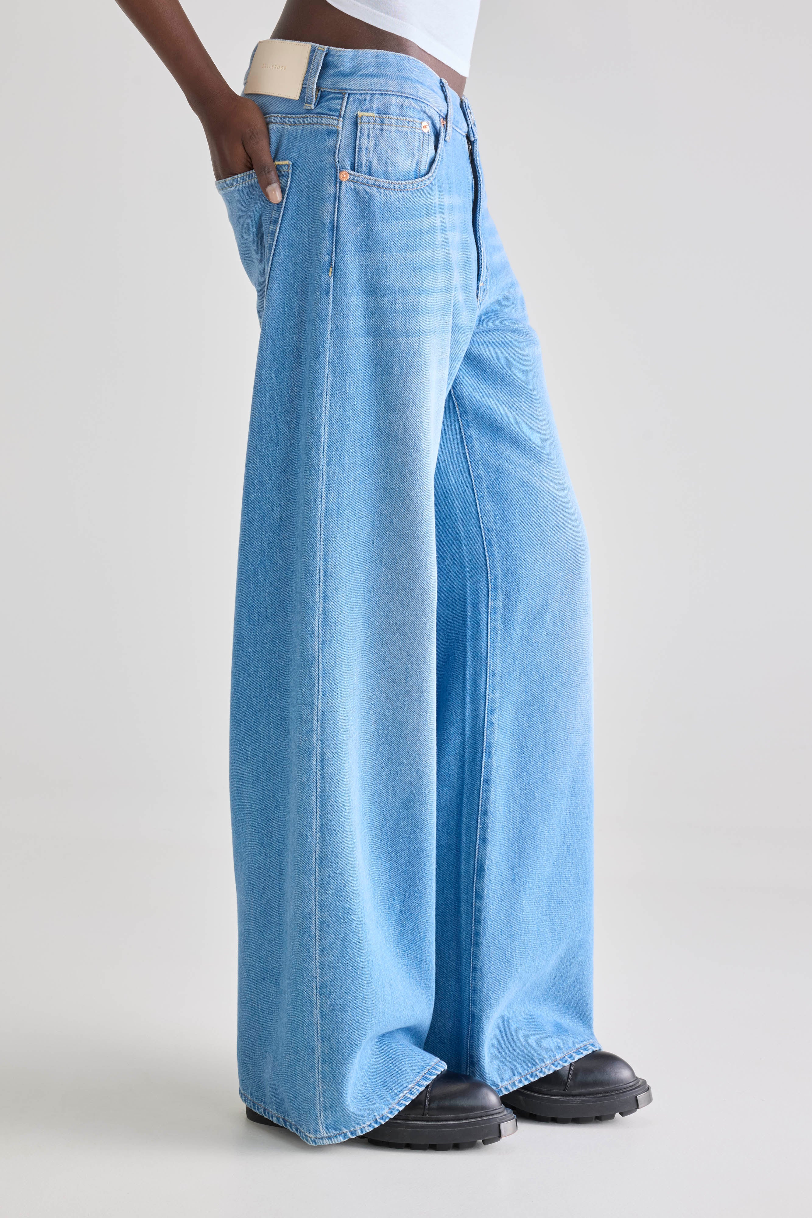 Denim N. 97 Wide Jeans - Lt blue bleach For Women | Bellerose