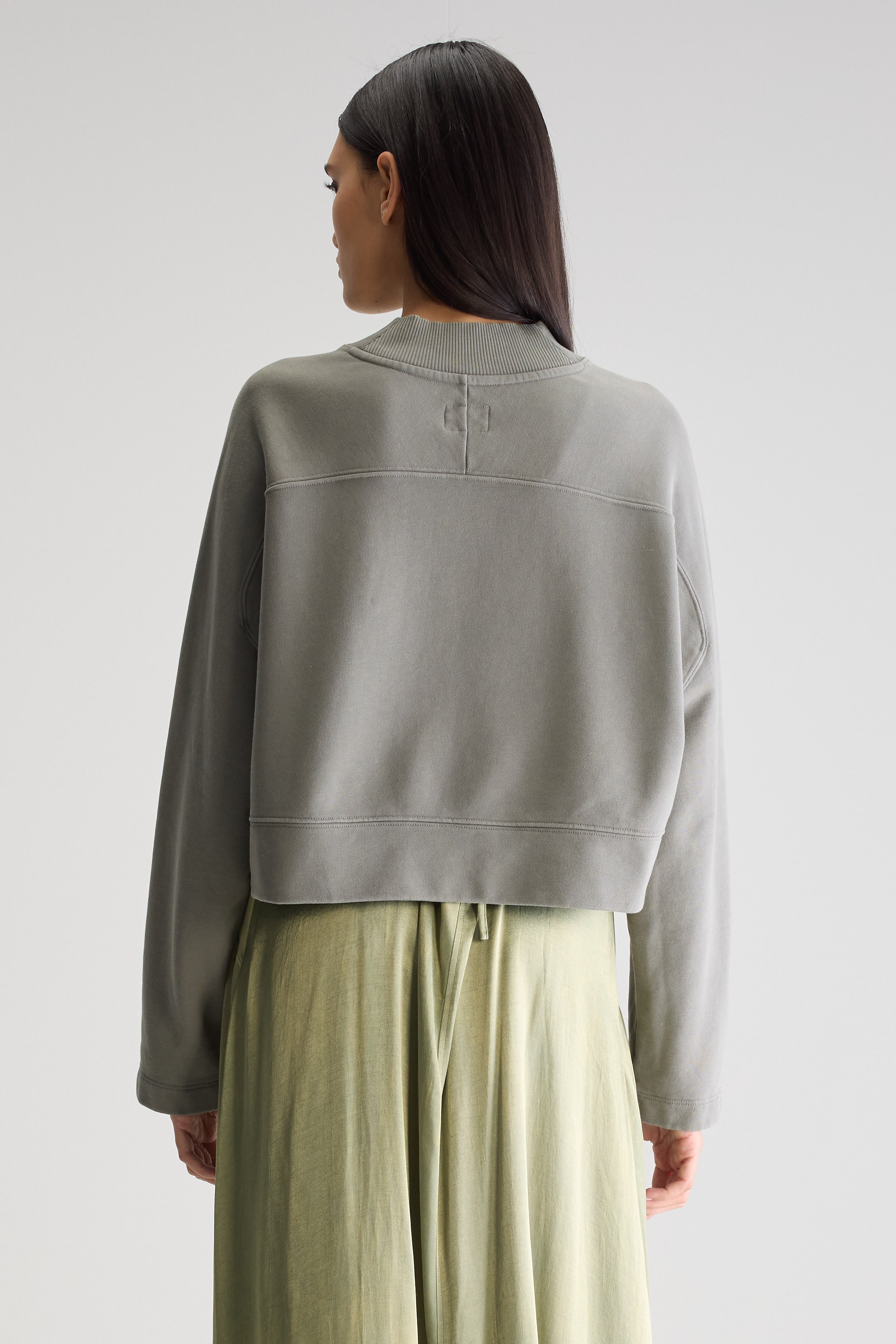 Sikiu cropped sweatshirt (251 / W / DUSTY OLIVE)