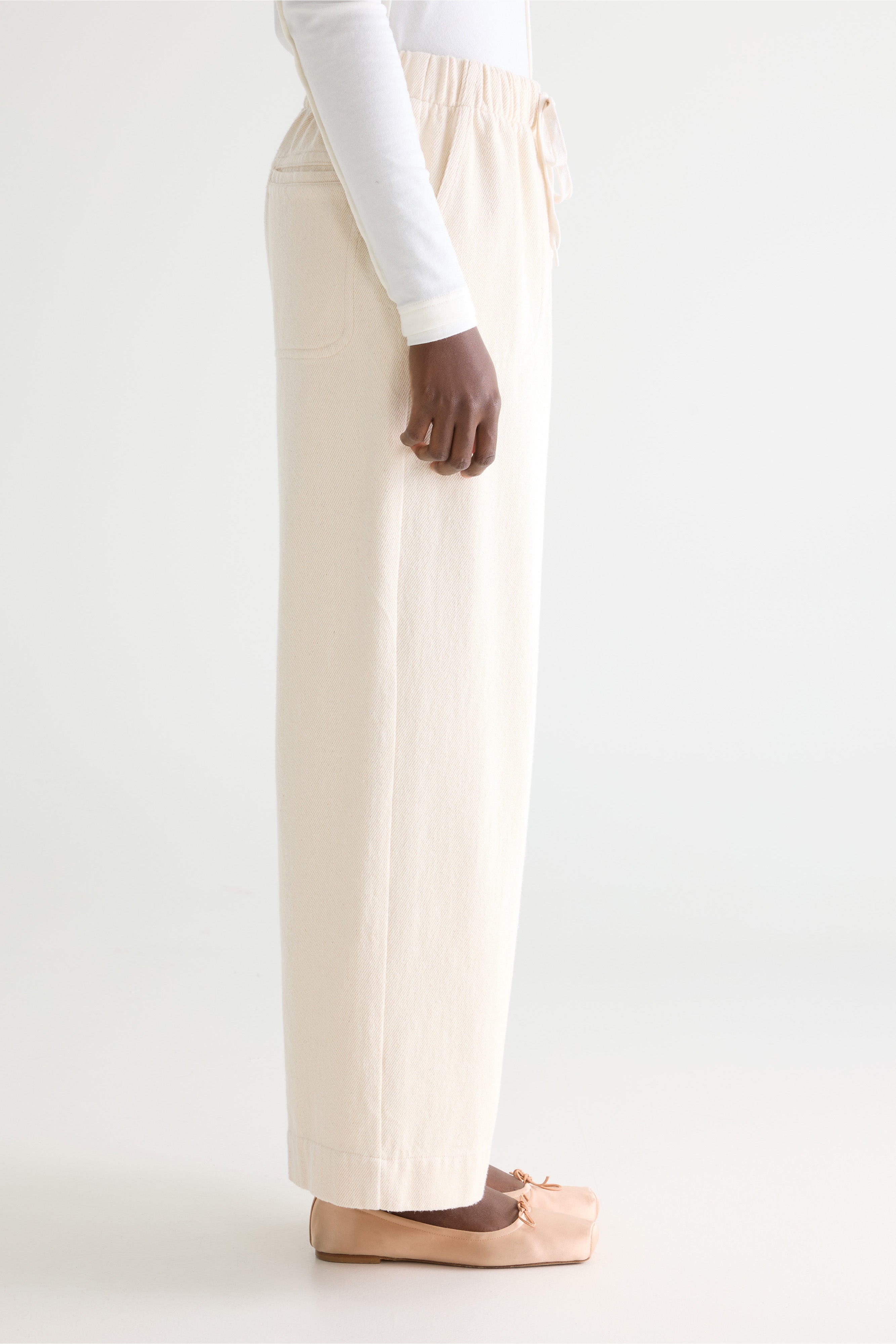 Juna relaxed trousers (261 / W / NATURAL)
