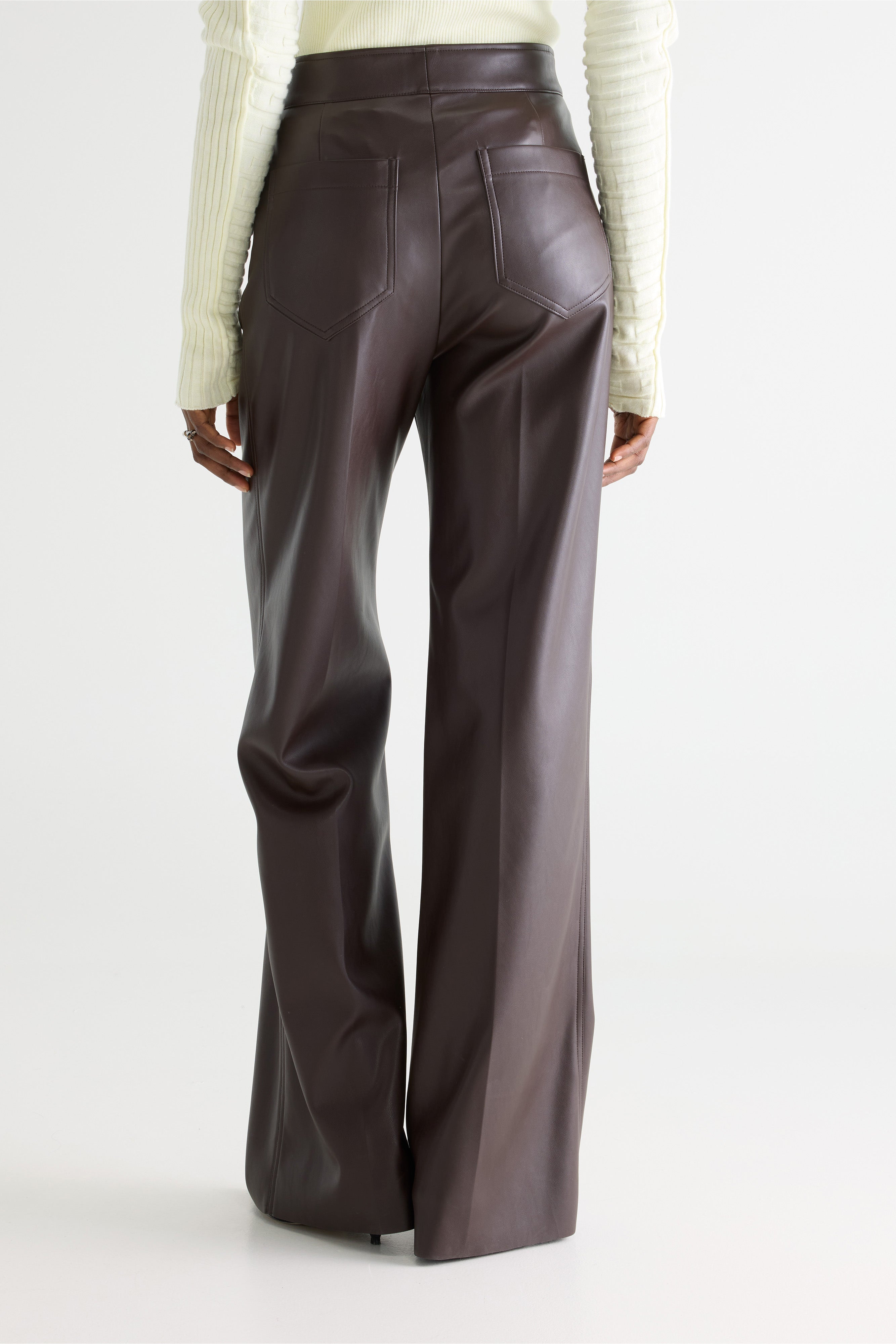 Vinj slim fit broek in imitatieleer (261 / W / DARK ROAST)