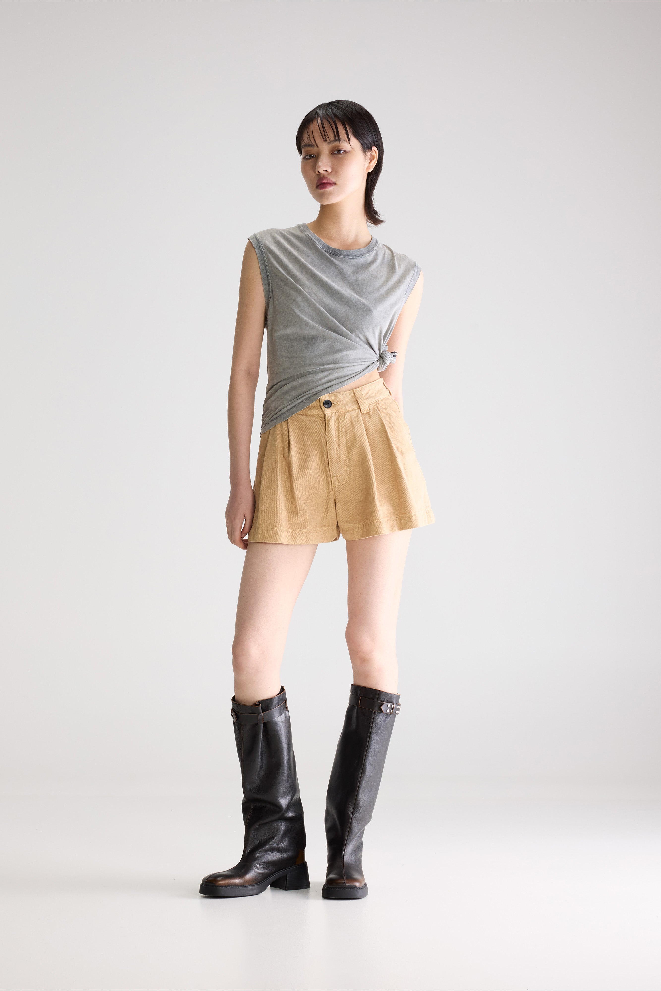Prisma Pleated Denim Shorts - Sunlight For Women | Bellerose