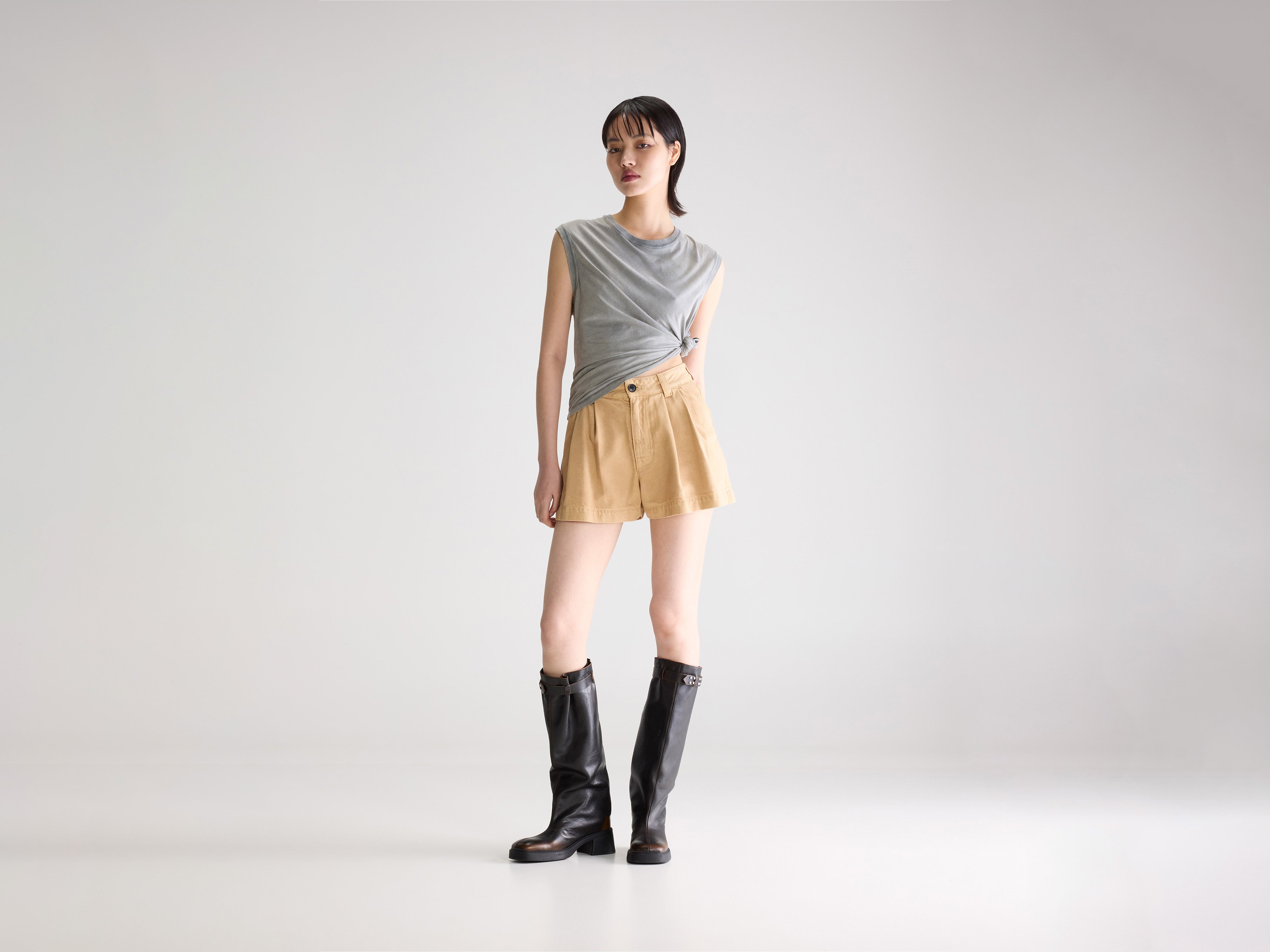 Prisma pleated denim shorts (261 / W / SUNLIGHT)