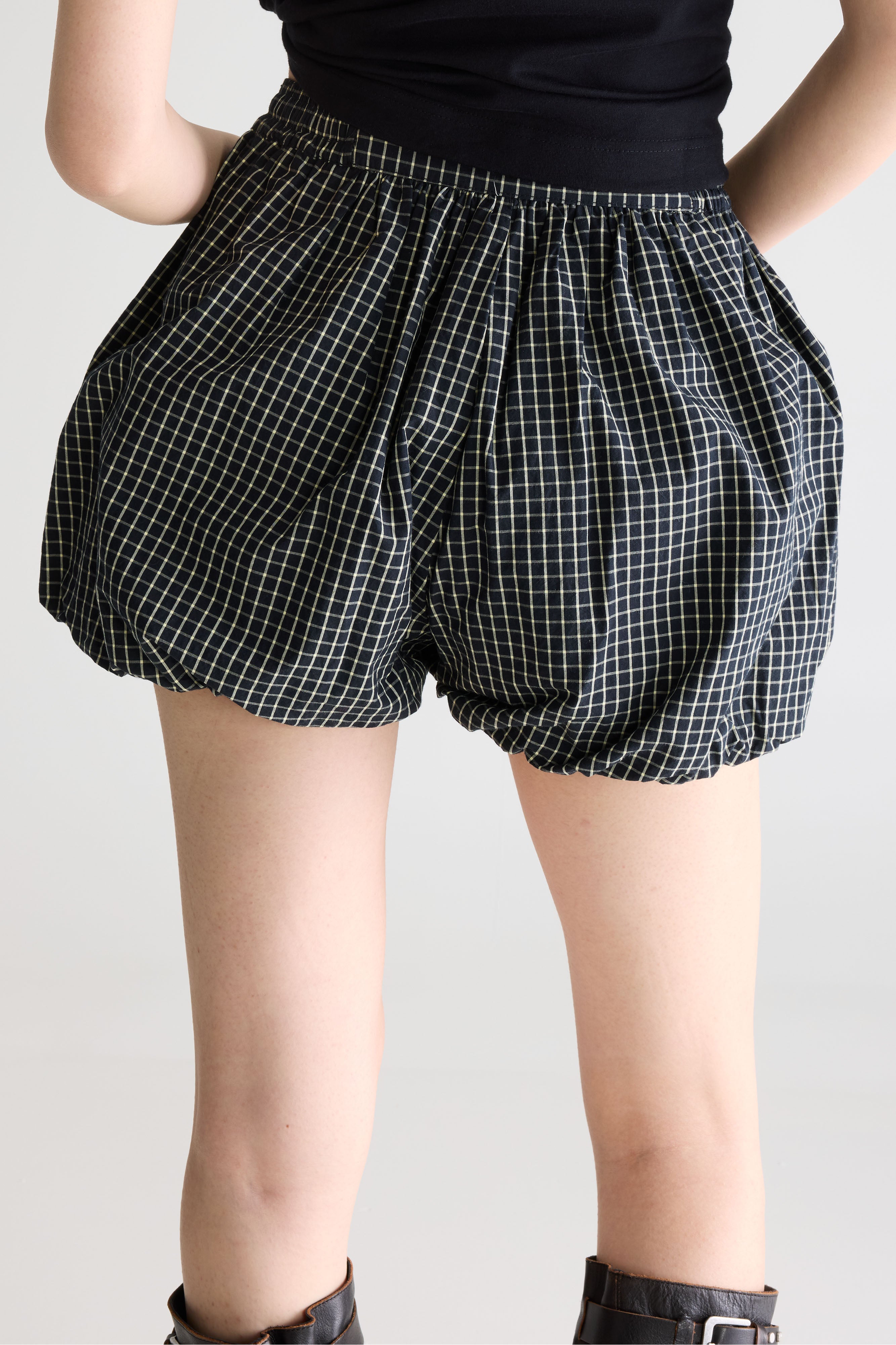 Johny voluminous shorts (261 / W / CHECK A)
