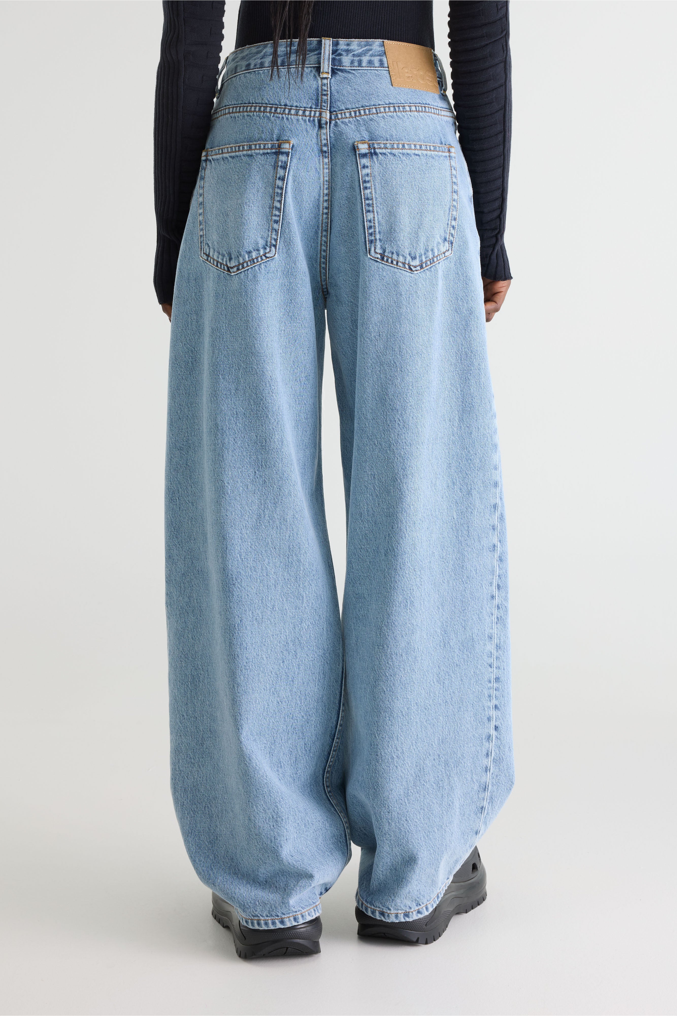 Denim N. 83 balloon jeans (261 / W / USED LT BLUE)